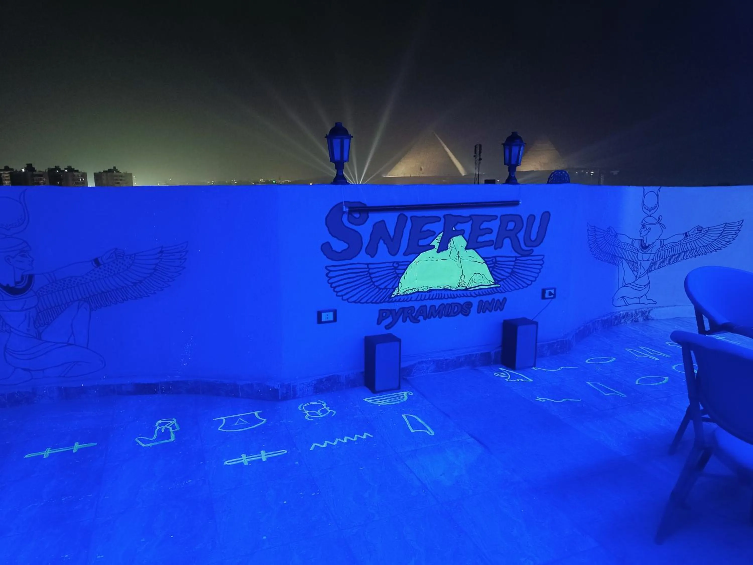 Night in Sneferu Pyramids inn - Full Pyramids View