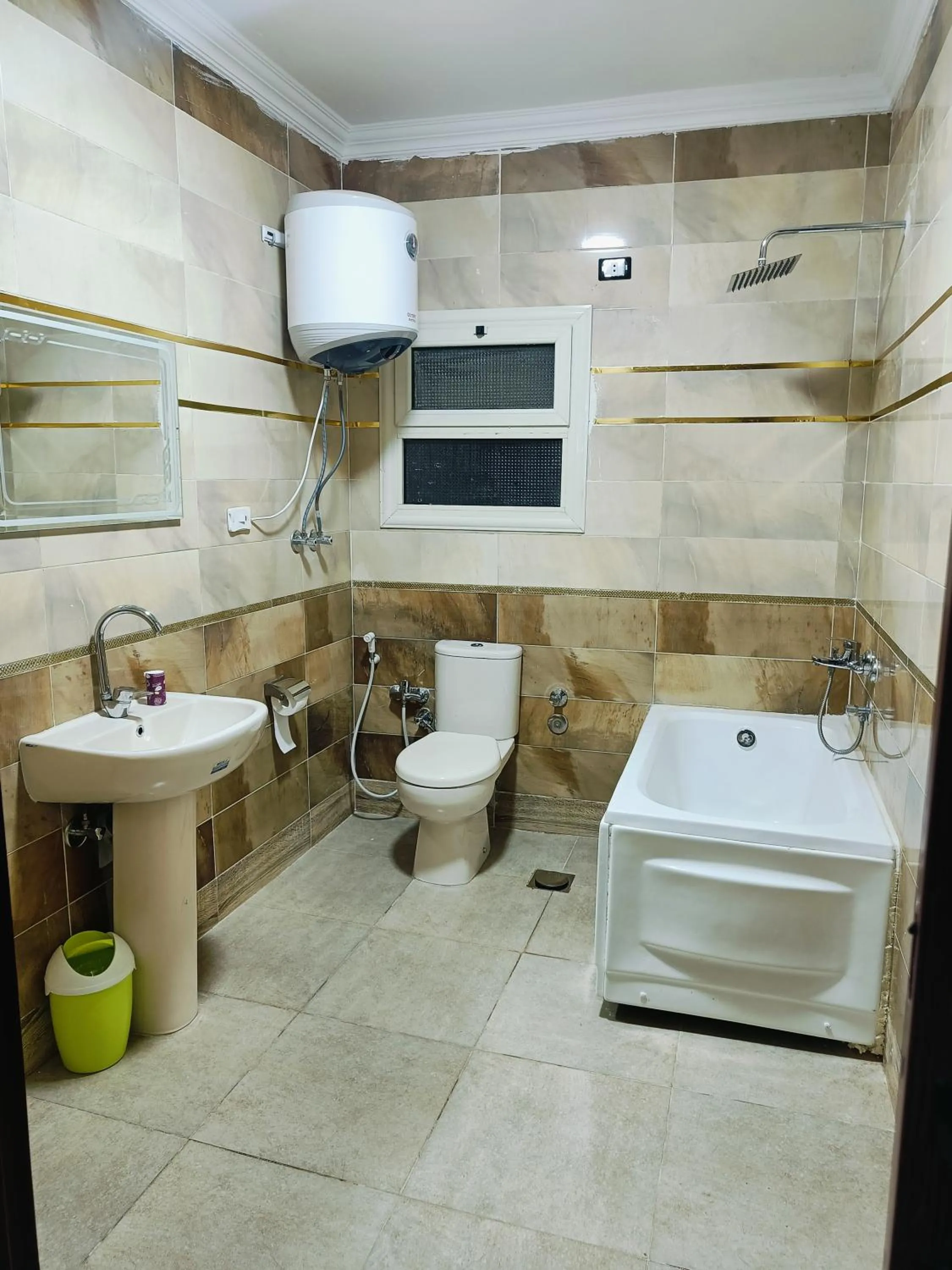 Shower in Sneferu Pyramids inn - Full Pyramids View