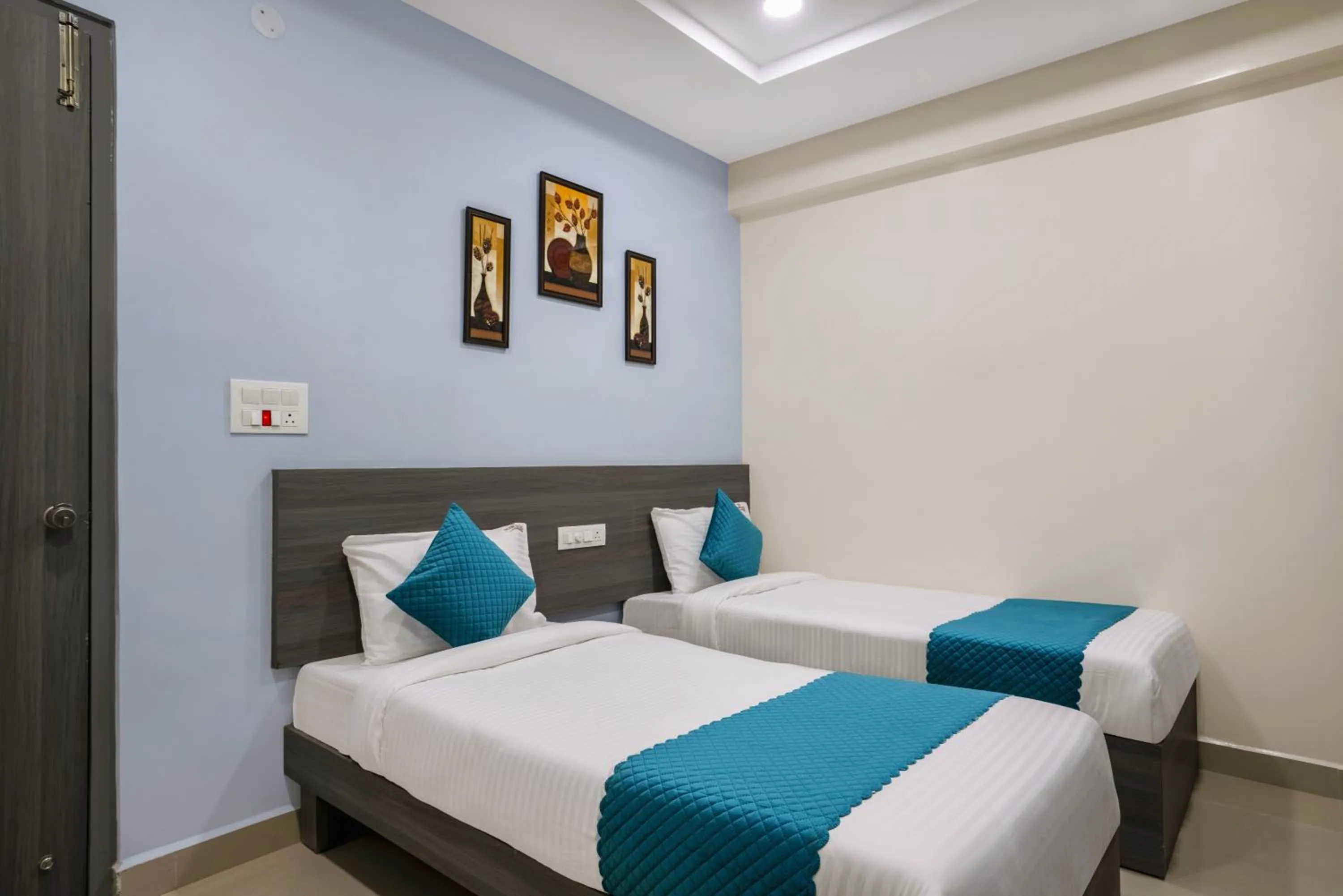 Bedroom, Bed in The Balcony Suites