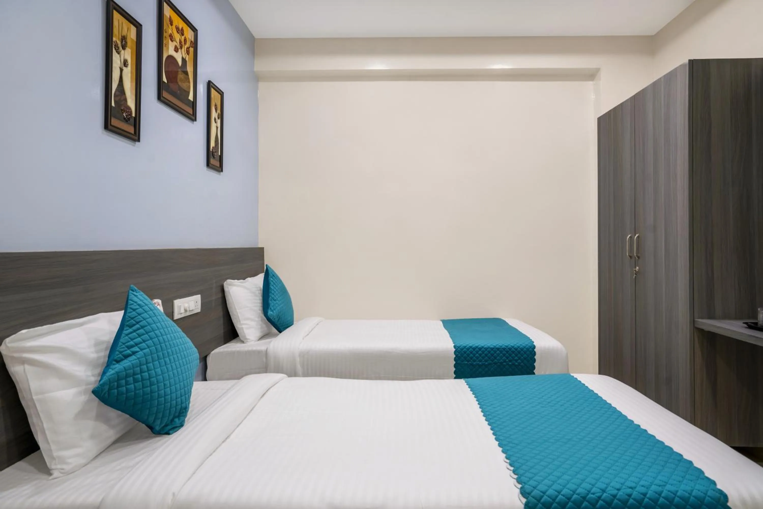 Bedroom, Bed in The Balcony Suites