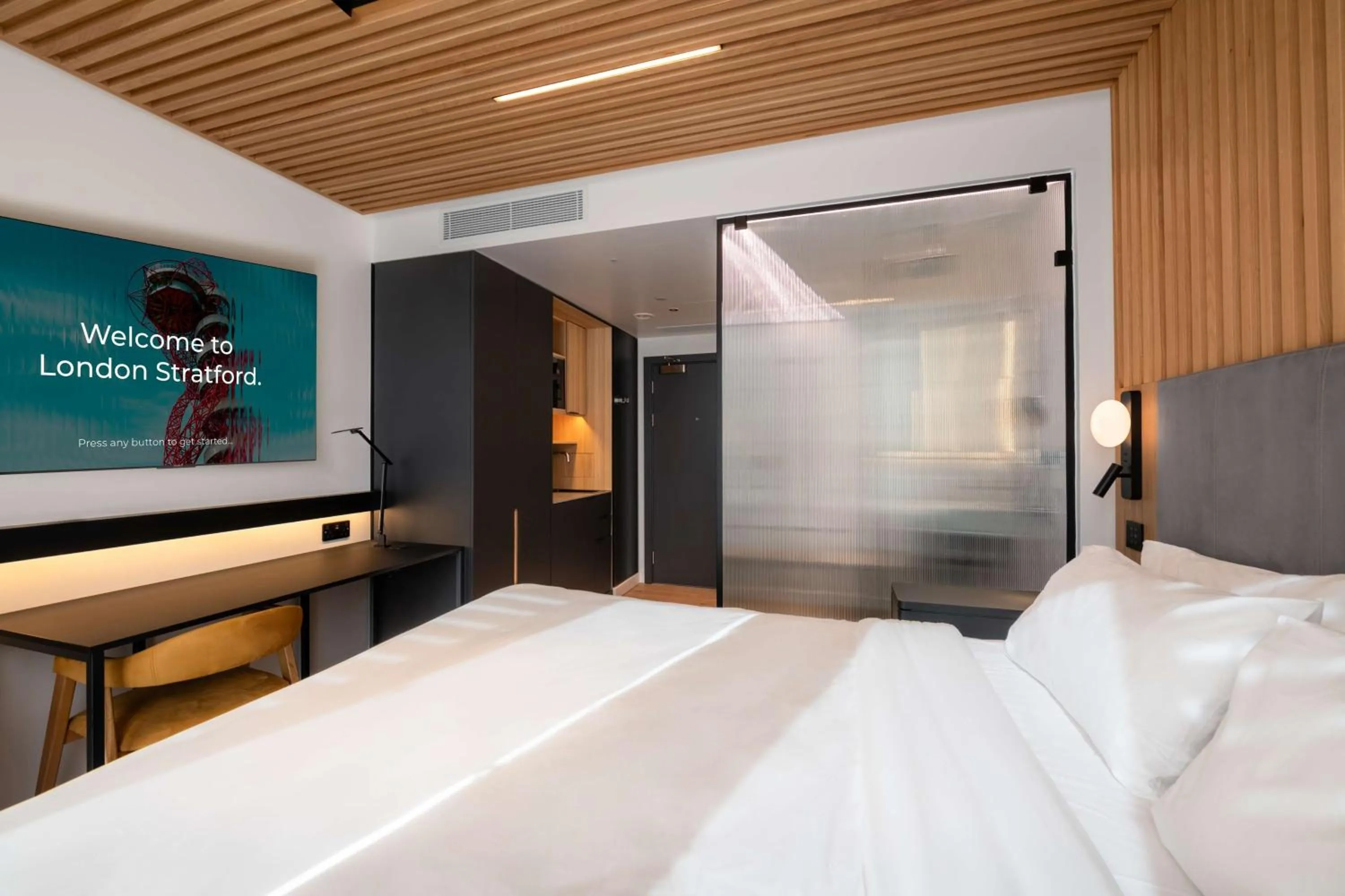 Bedroom, Bed in YOTELPAD London Stratford