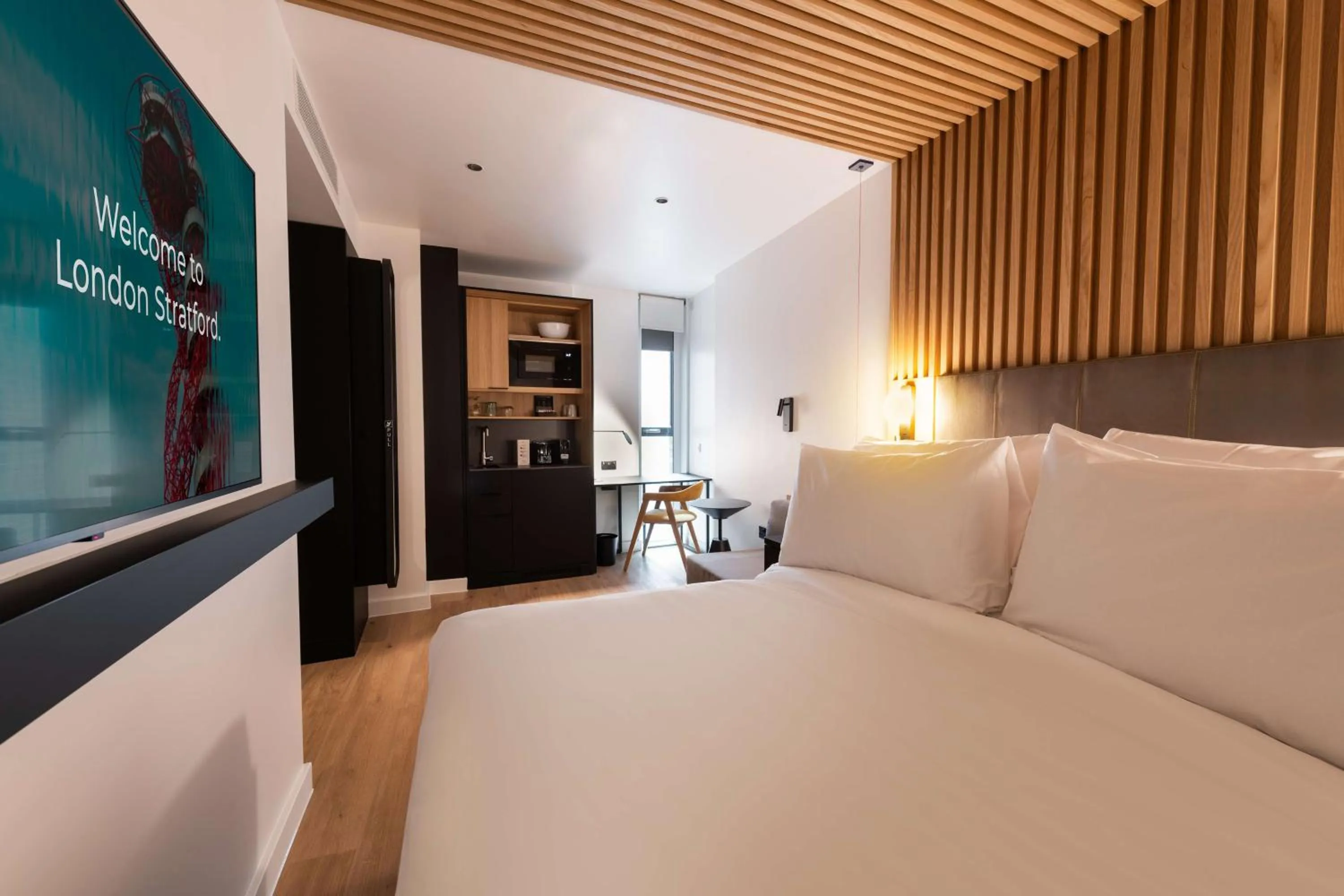 Bedroom, Bed in YOTELPAD London Stratford