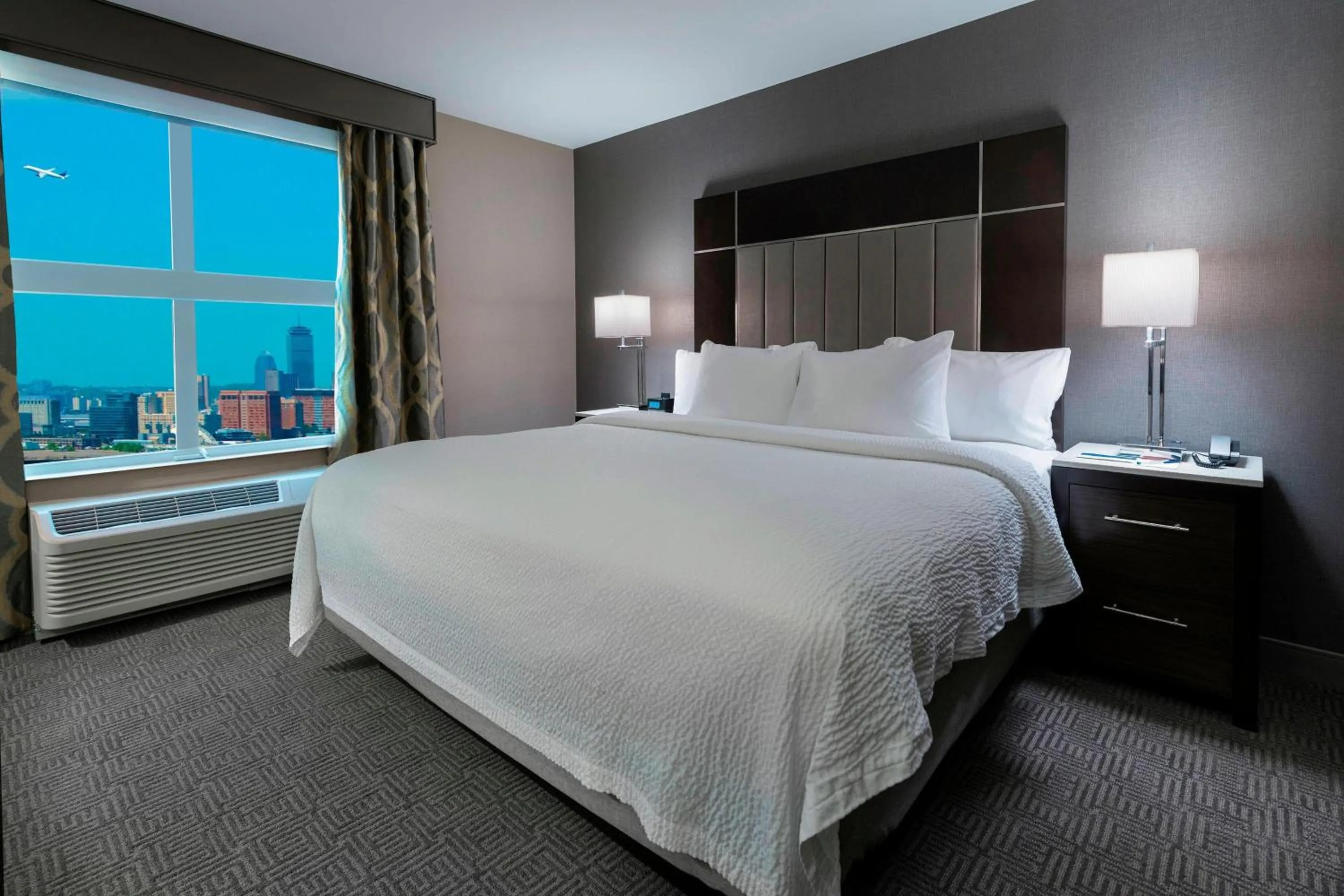 Photo of the whole room, Bed in TownePlace Suites by Marriott Boston Logan Airport/Chelsea
