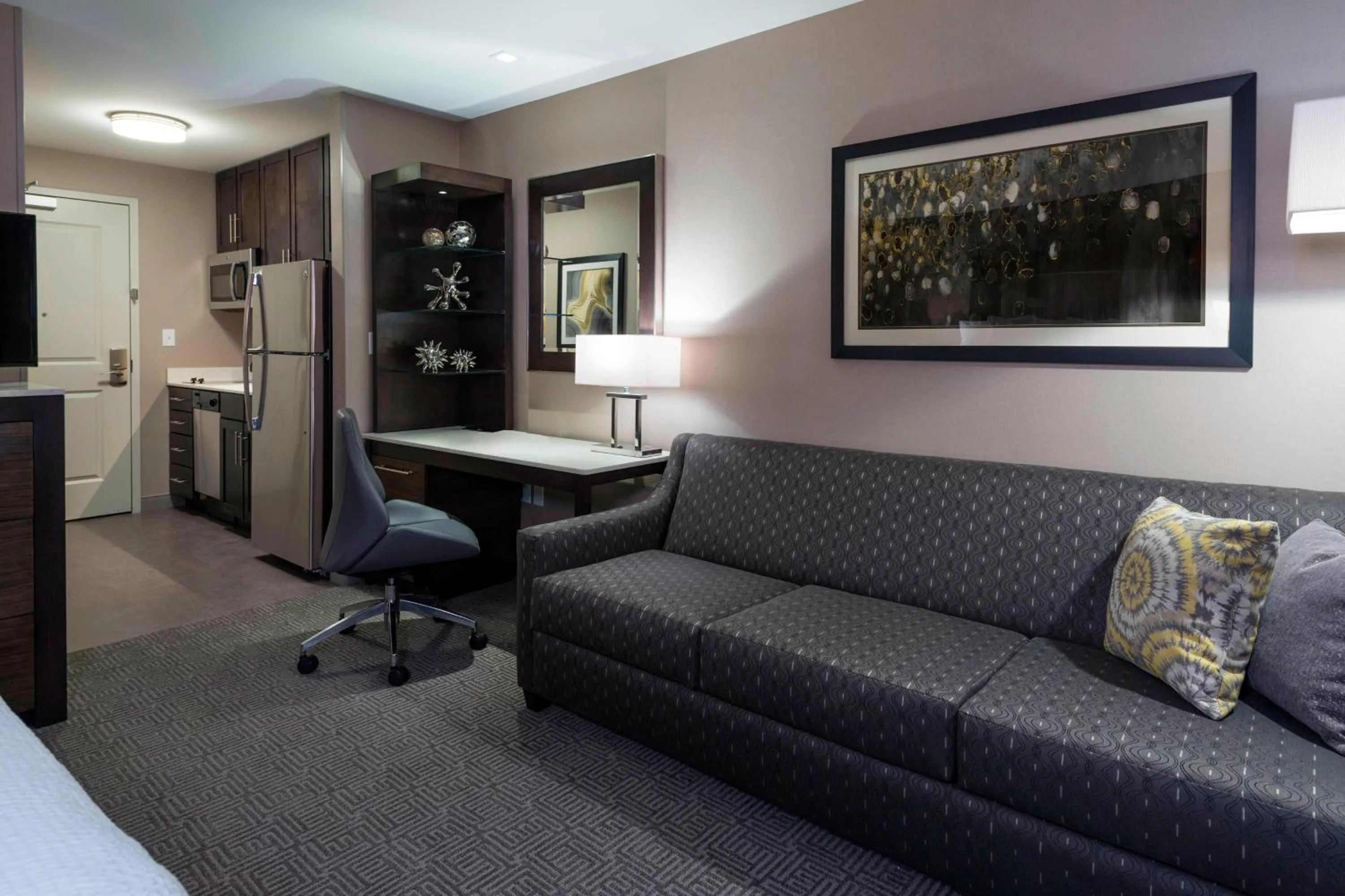 Living room in TownePlace Suites by Marriott Boston Logan Airport/Chelsea