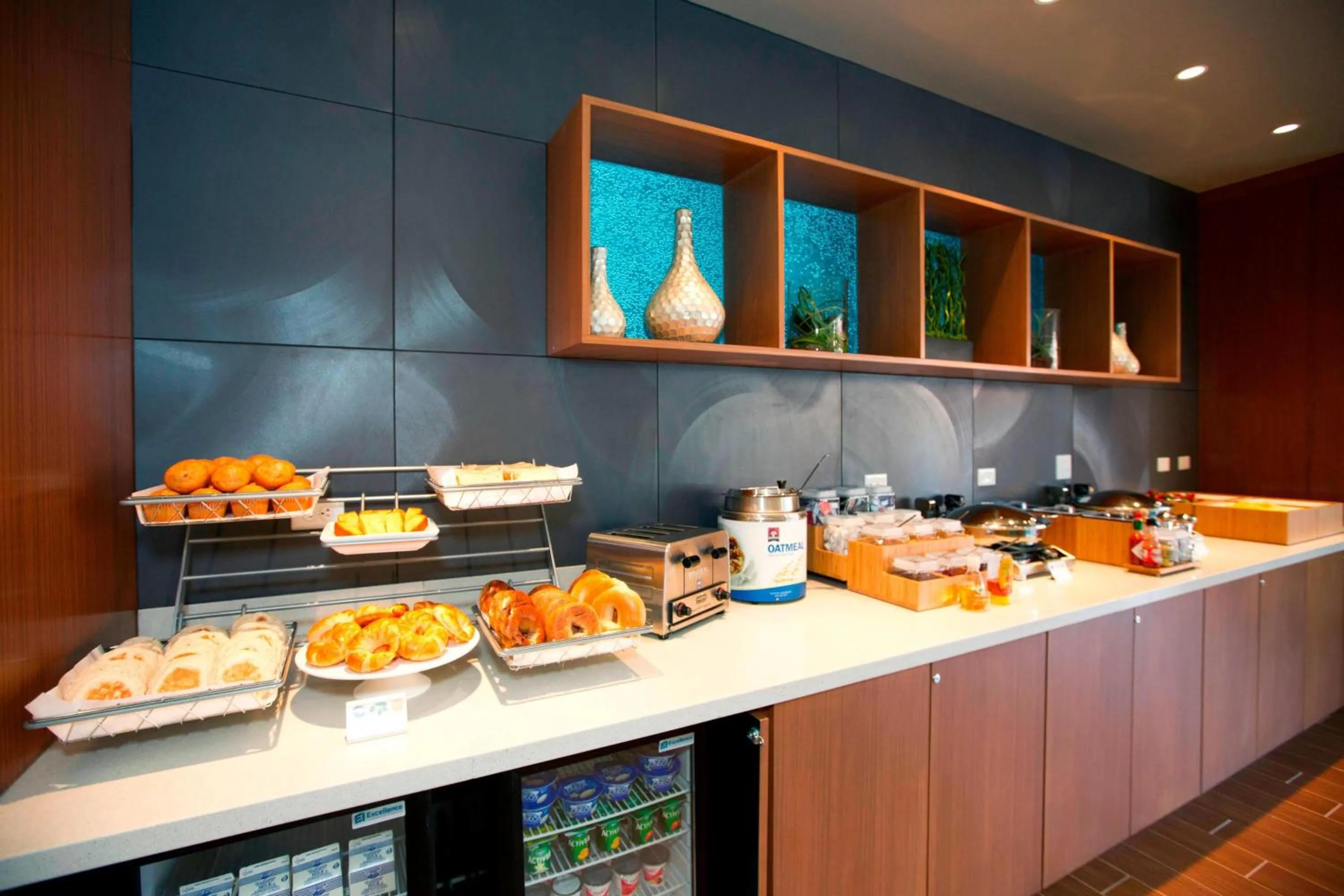 Breakfast in SpringHill Suites by Marriott Pittsburgh Mt. Lebanon