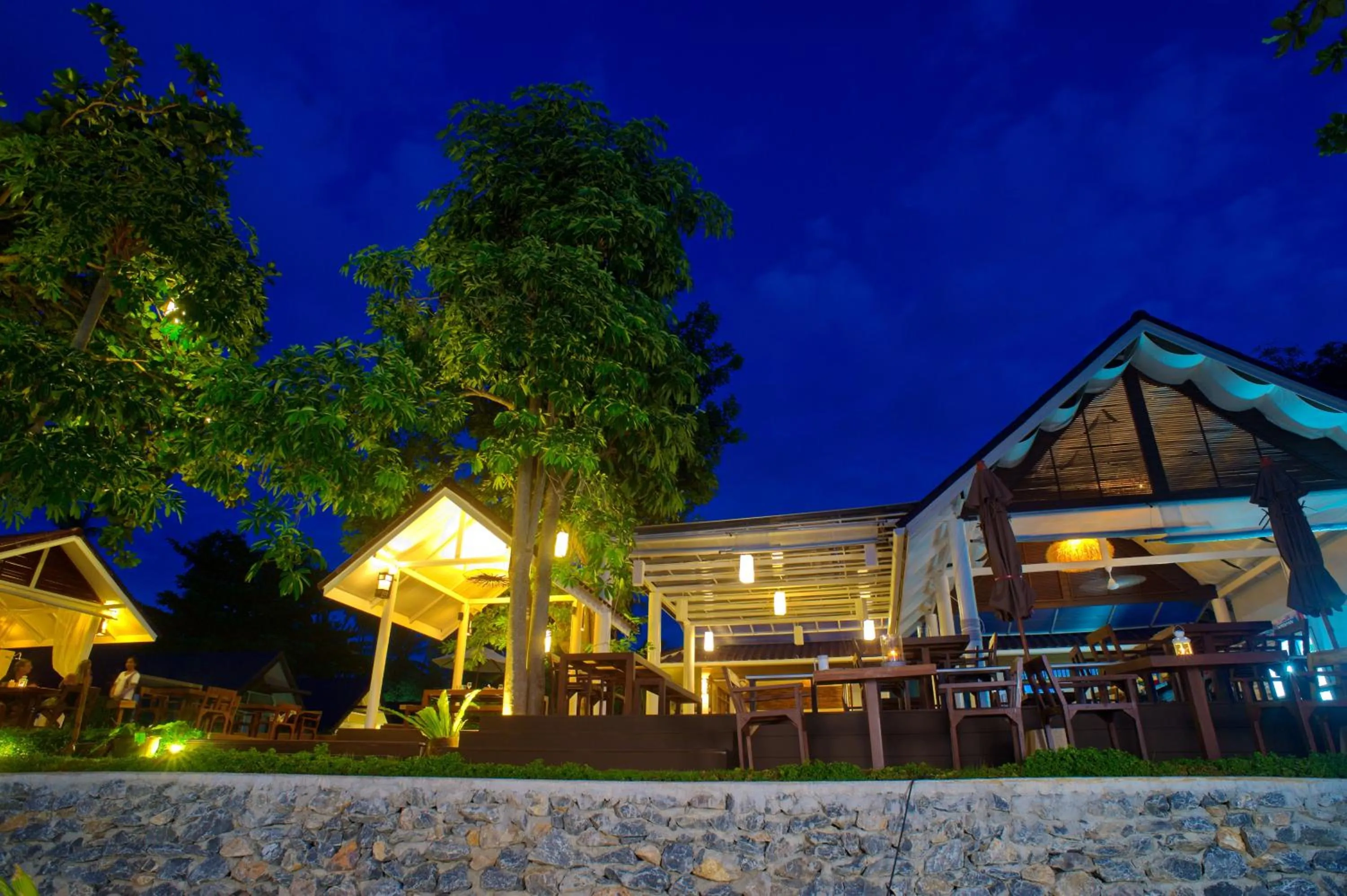 Restaurant/places to eat in At Samui Haus