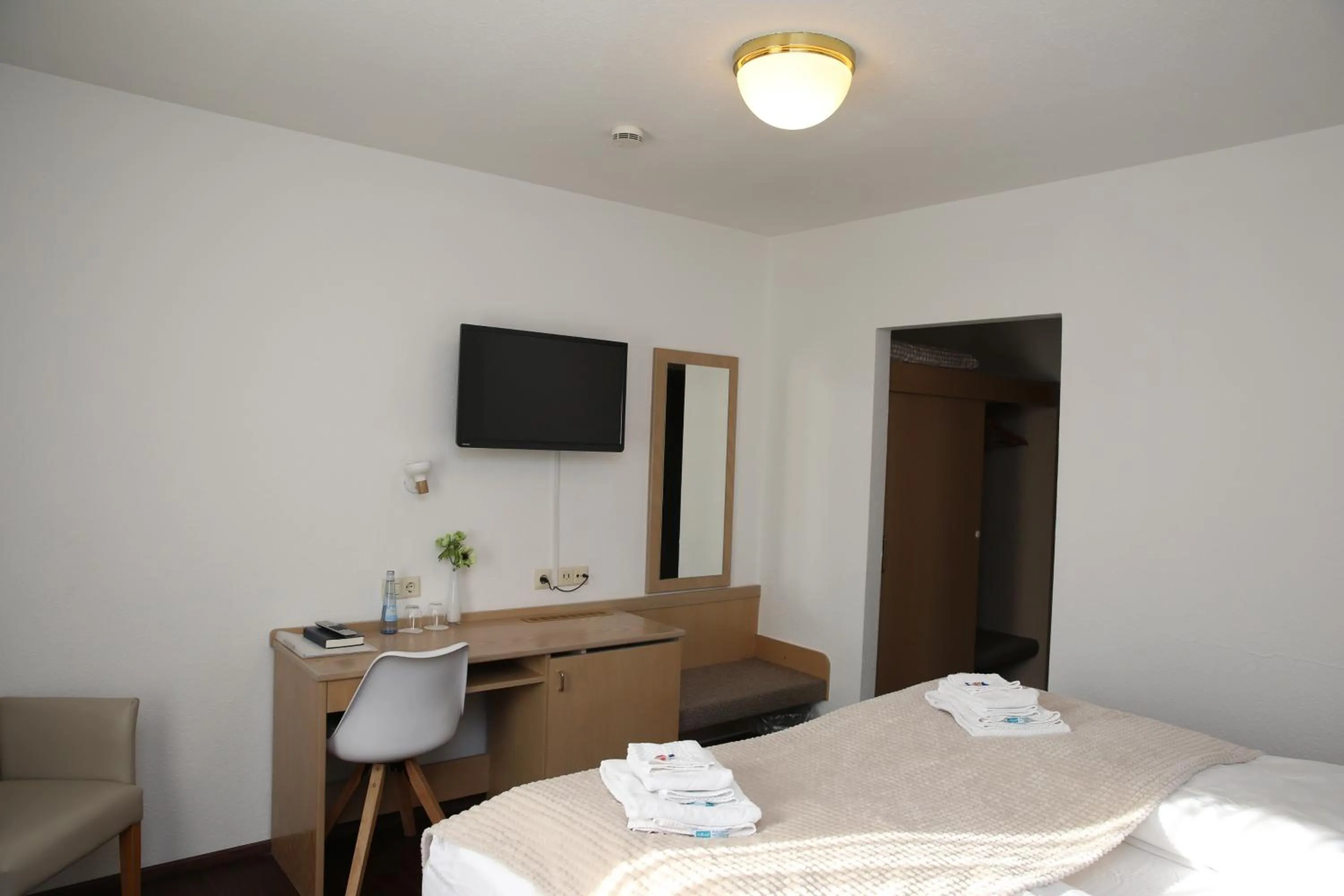 Bed in Hotel Garni Alte Post