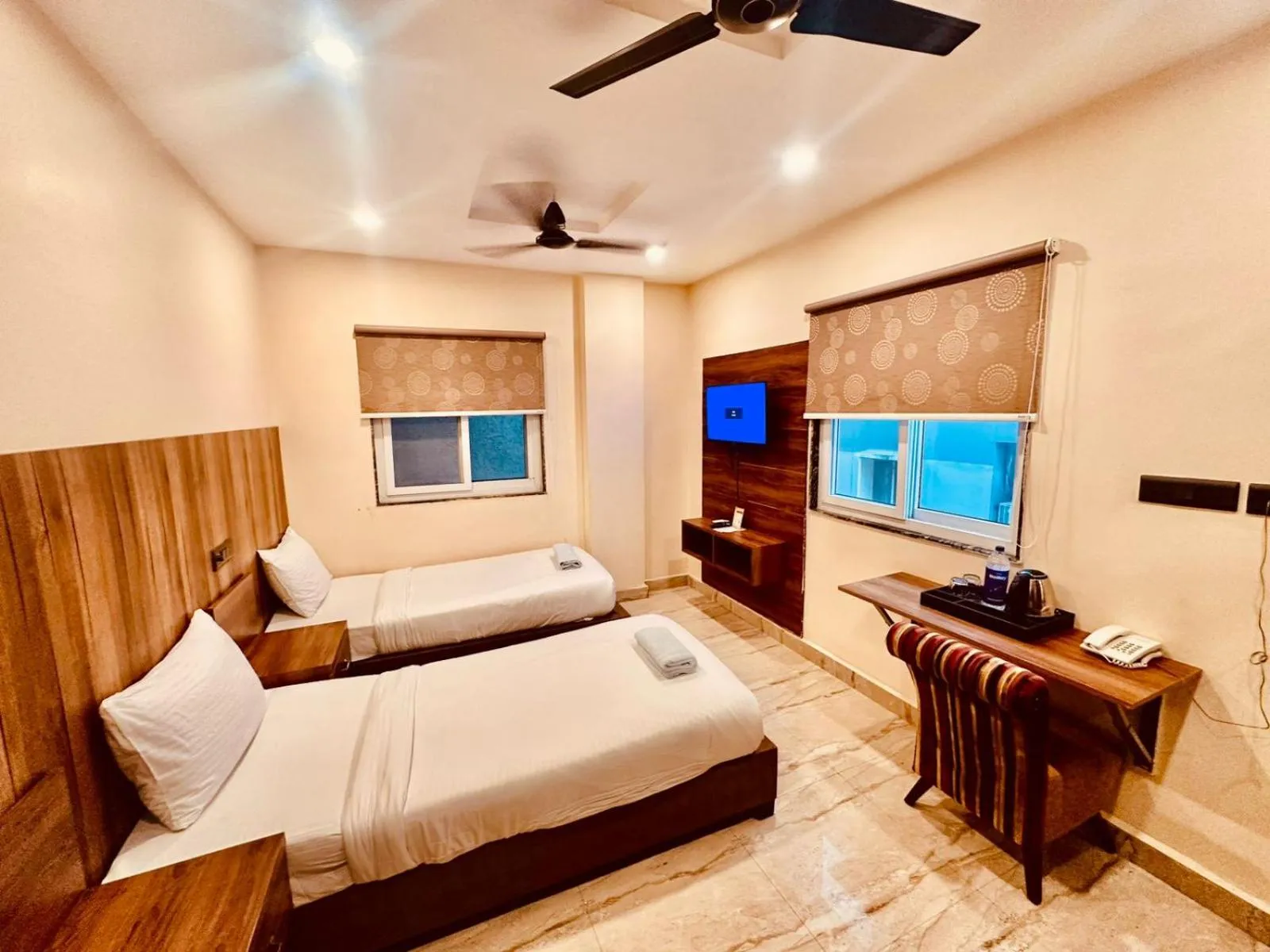 Bed in Hotel Windsor Plaza