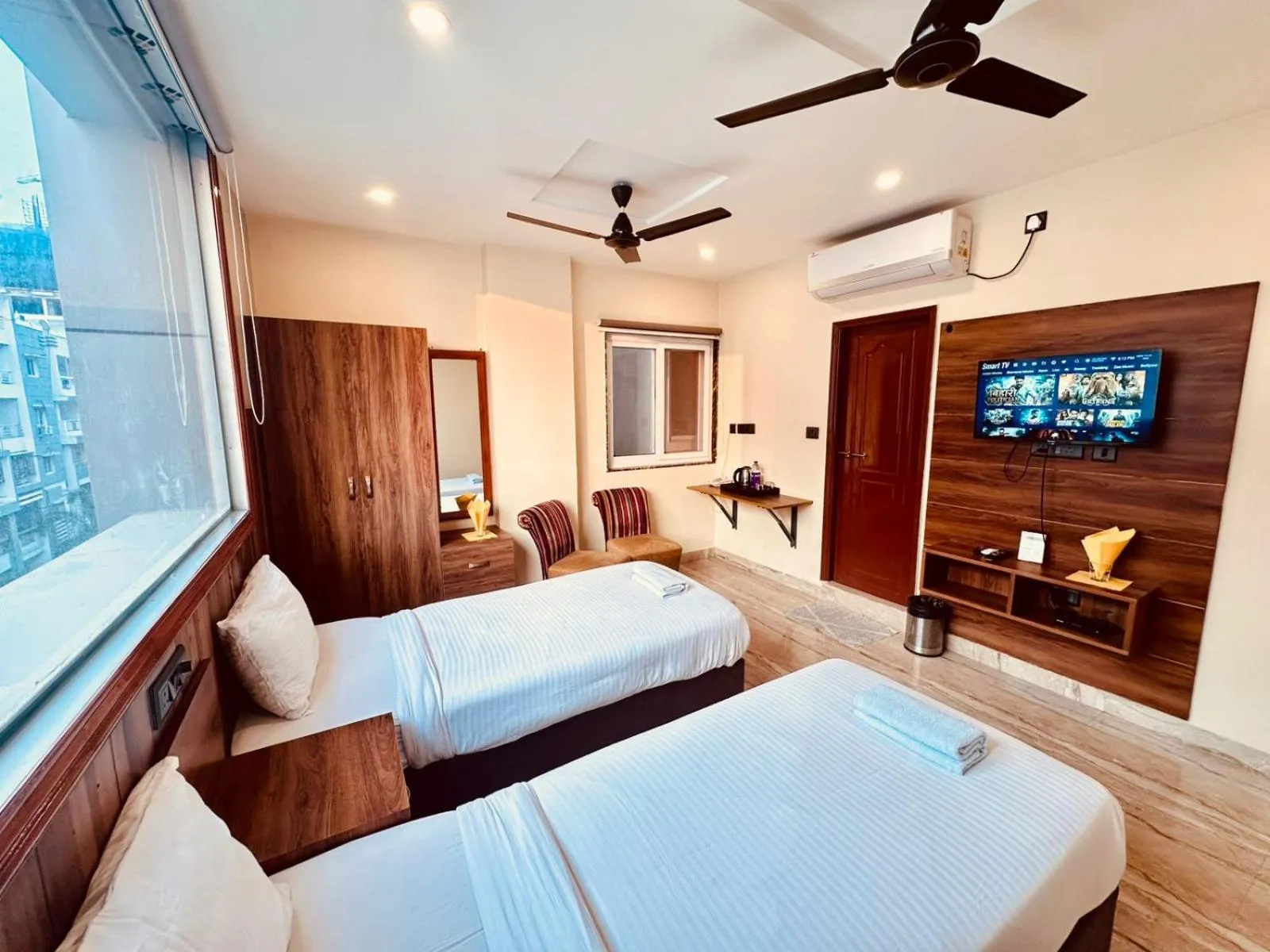 Bed in Hotel Windsor Plaza