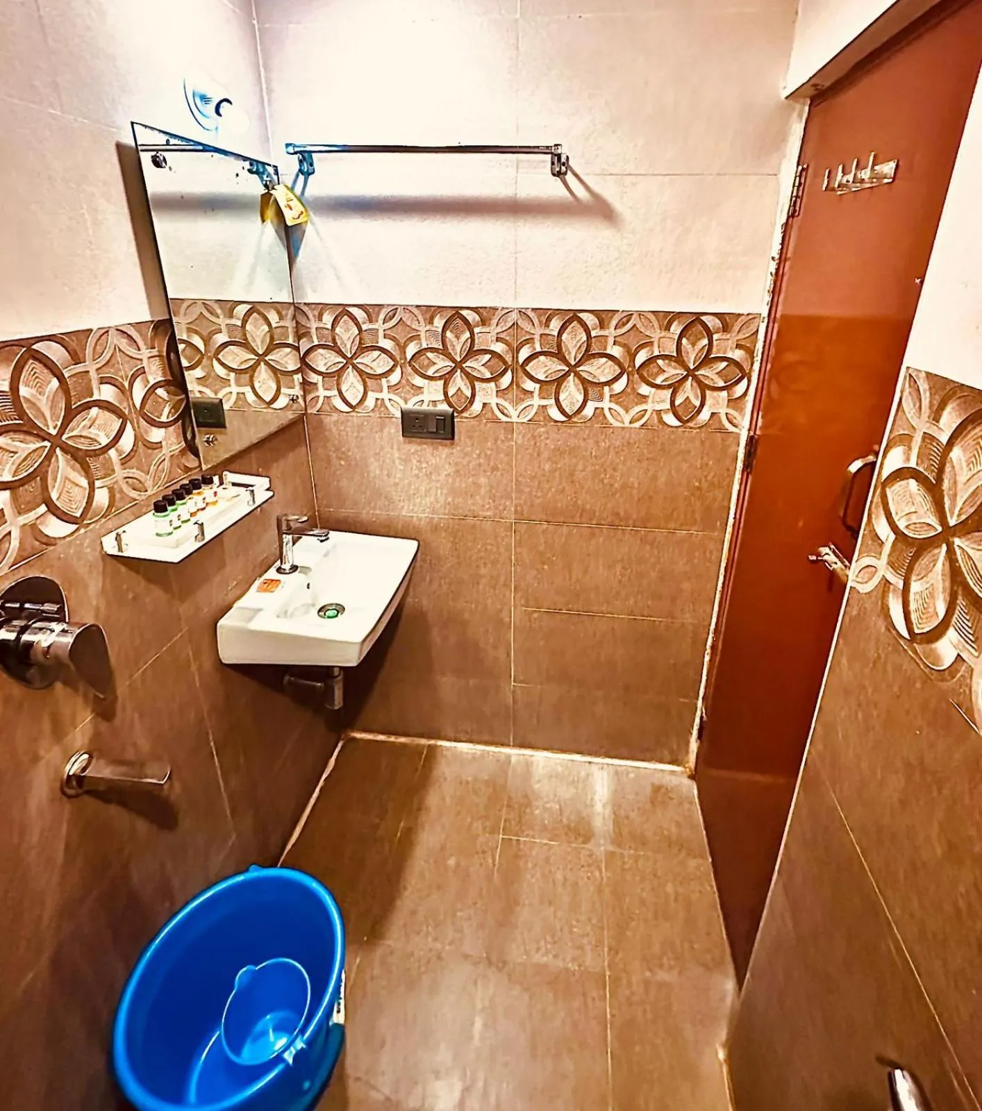 Shower in Hotel Windsor Plaza