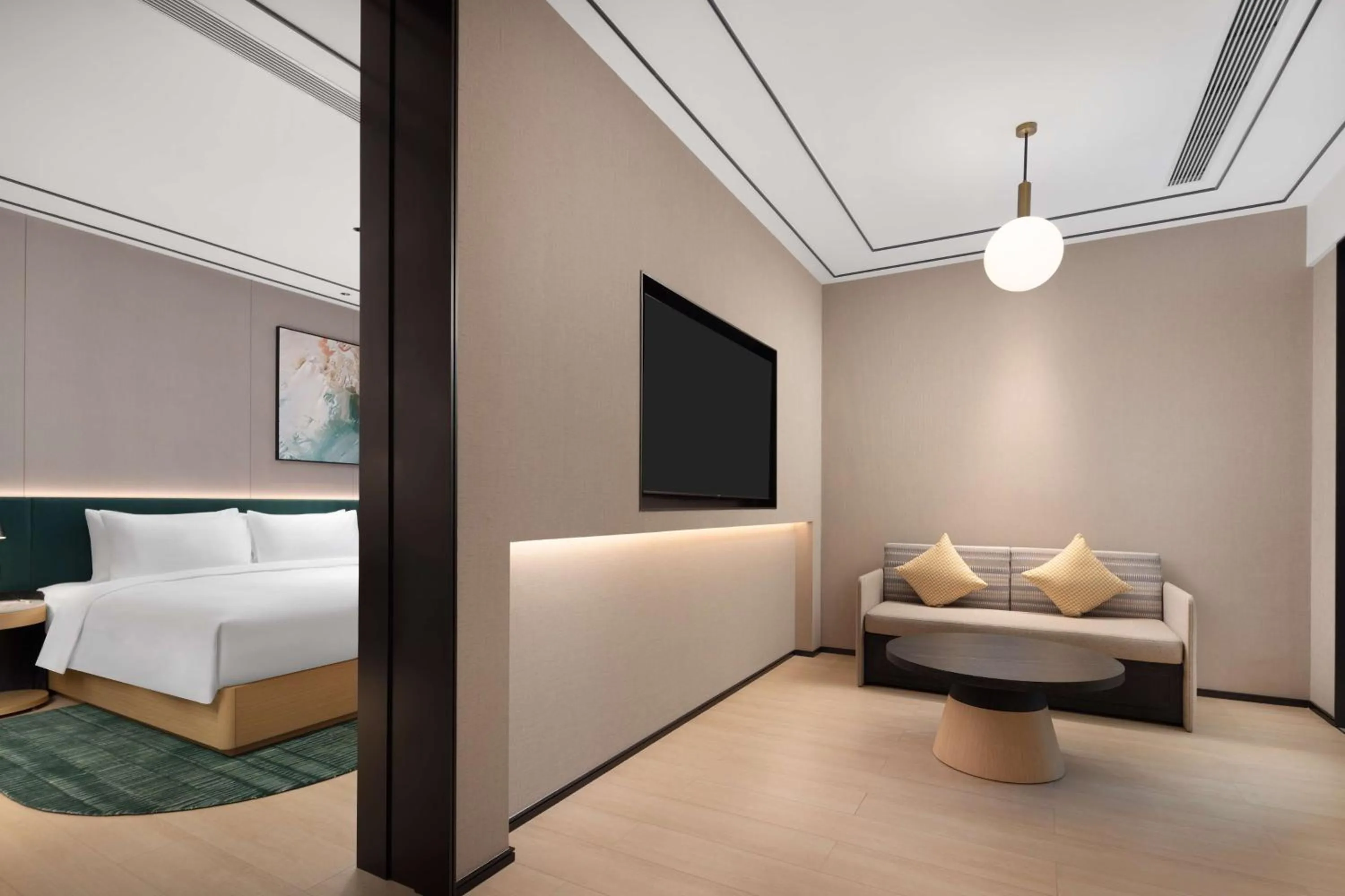 Living room, Bed in Hilton Garden Inn Chengdu Chunxi Road Center