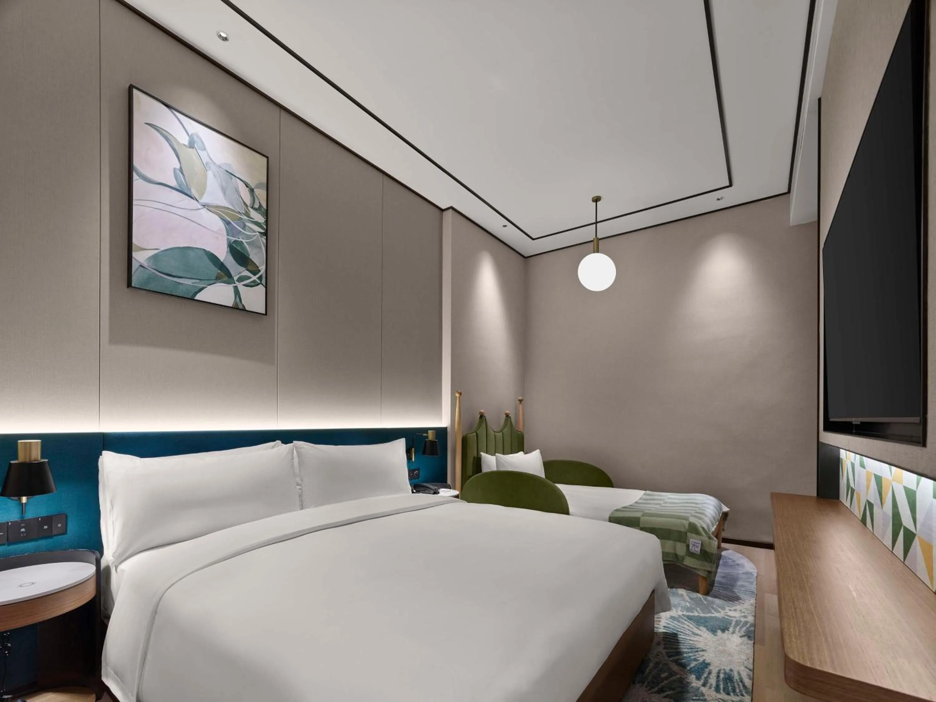 Photo of the whole room, Bed in Hilton Garden Inn Hangzhou West Lake