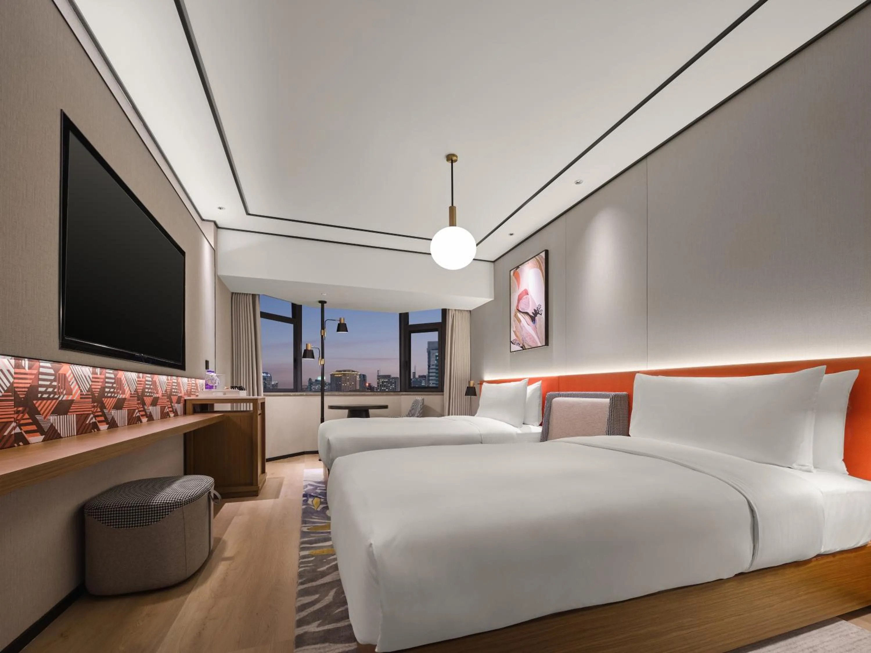 Photo of the whole room, Bed in Hilton Garden Inn Hangzhou West Lake