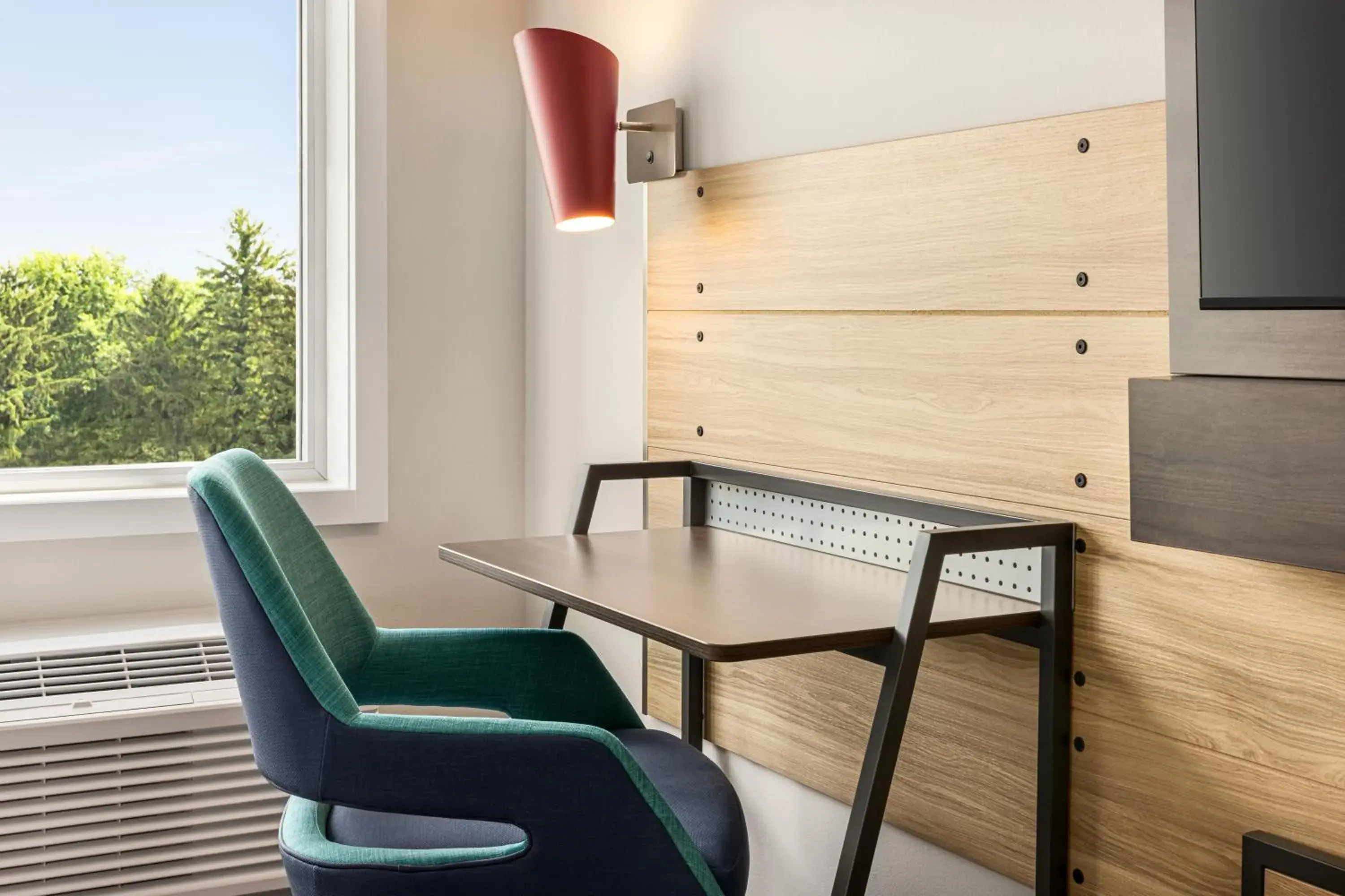 Queen Room with Two Queen Beds and Roll-In Shower - Mobility Access in Tru By Hilton Martinsburg Queen Room with Two Queen Beds and Roll-In Shower - Mobility Access in Tru By Hilton Martinsburg