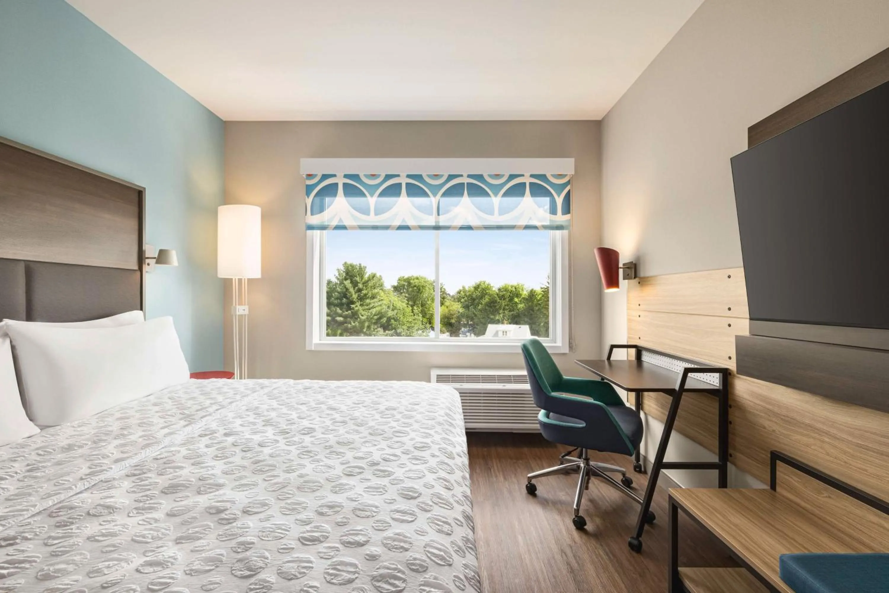 Bed in Tru By Hilton Martinsburg