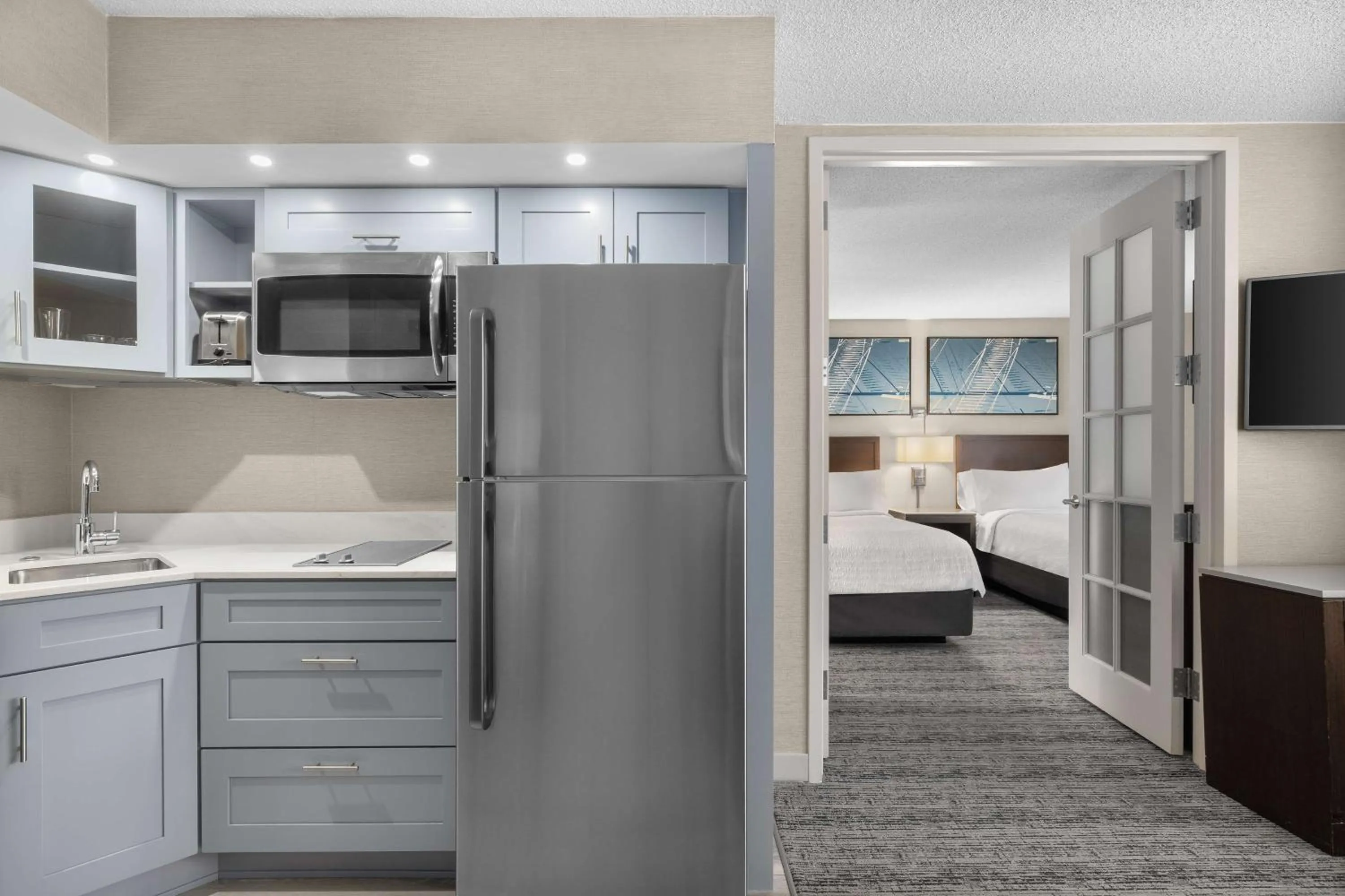Kitchen or kitchenette, Bed in Homewood Suites By Hilton Downers Grove Chicago, Il