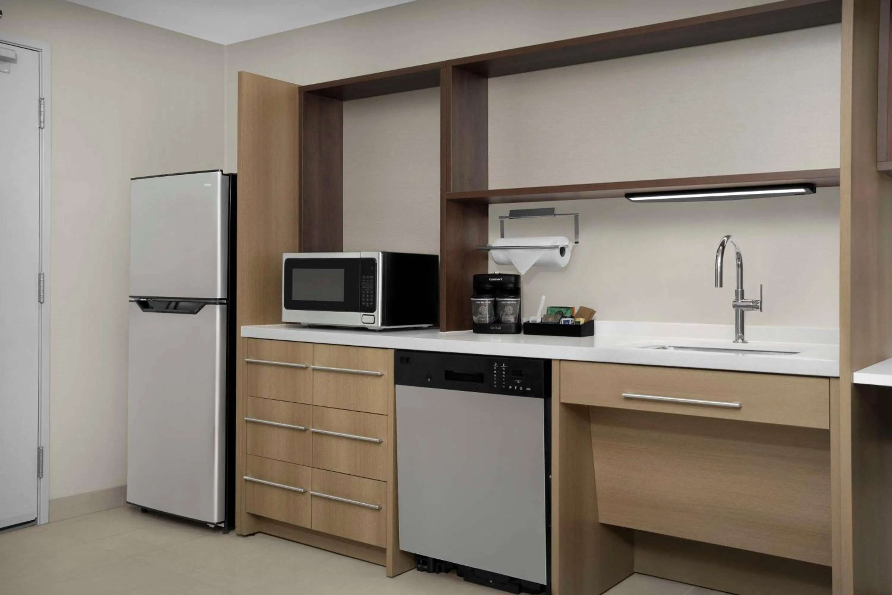 Kitchen or kitchenette in Home2 Suites By Hilton Poughkeepsie