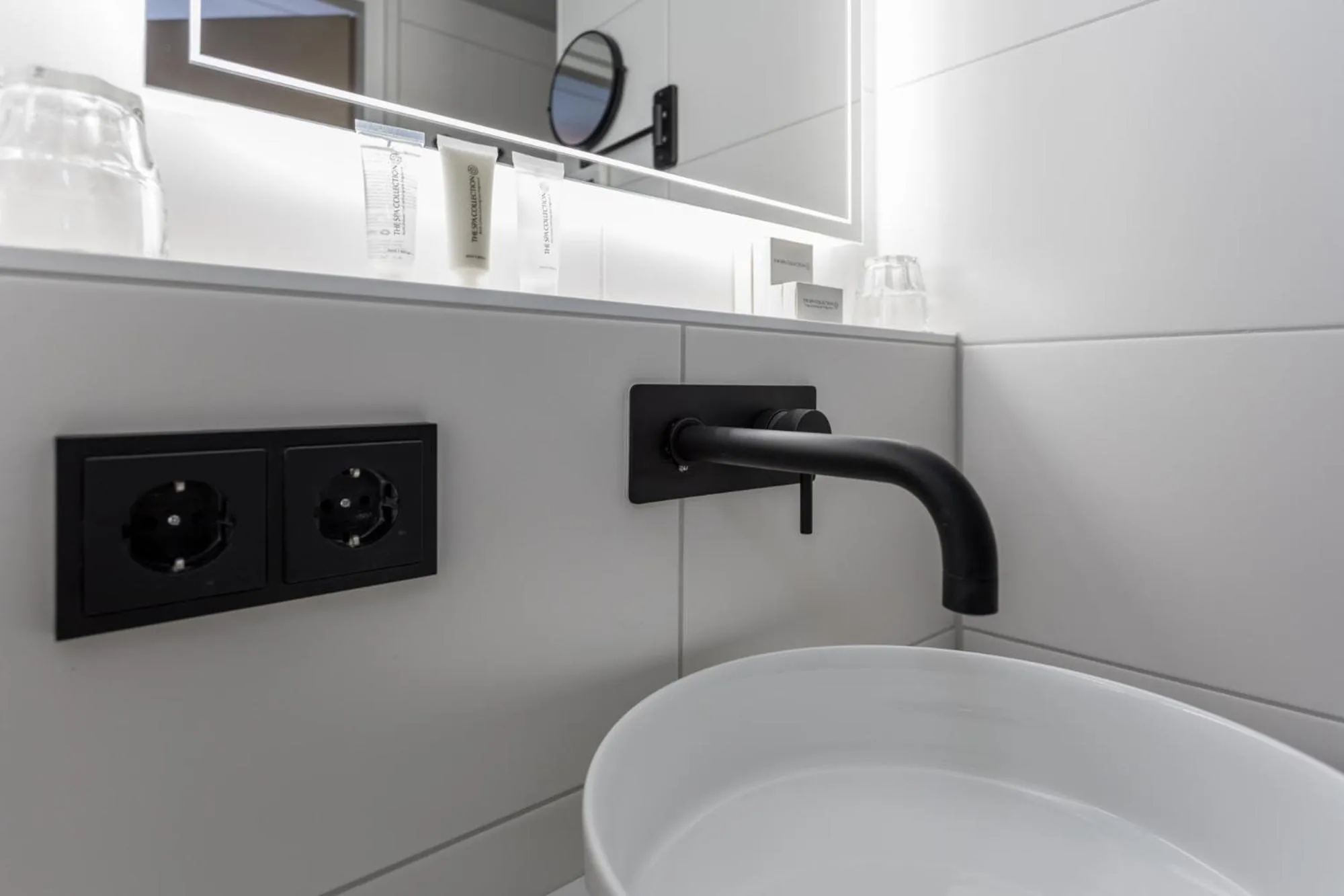 Bathroom in Beach Hotel I Kloeg Collection