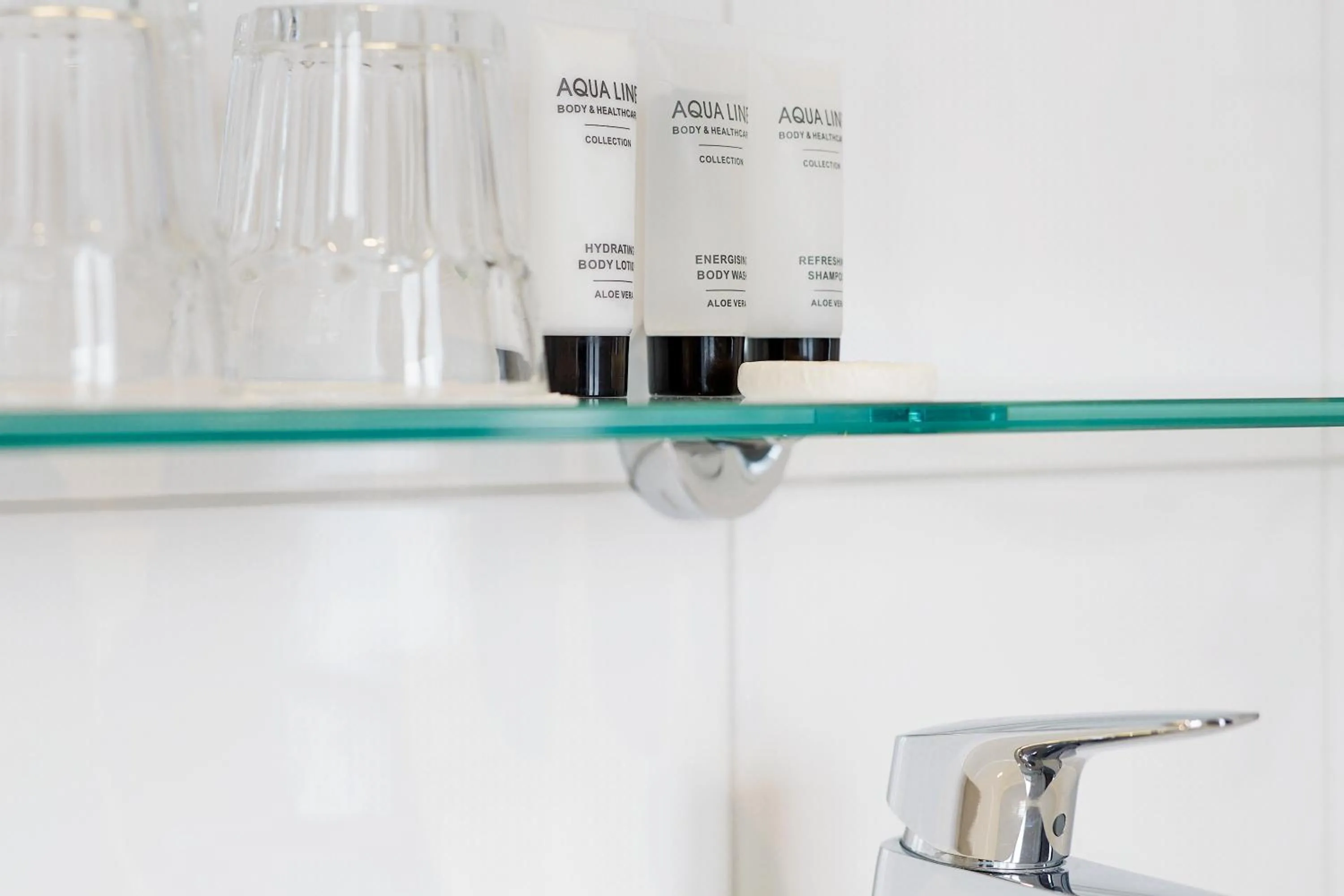 Toilet in Beach Hotel I Kloeg Collection