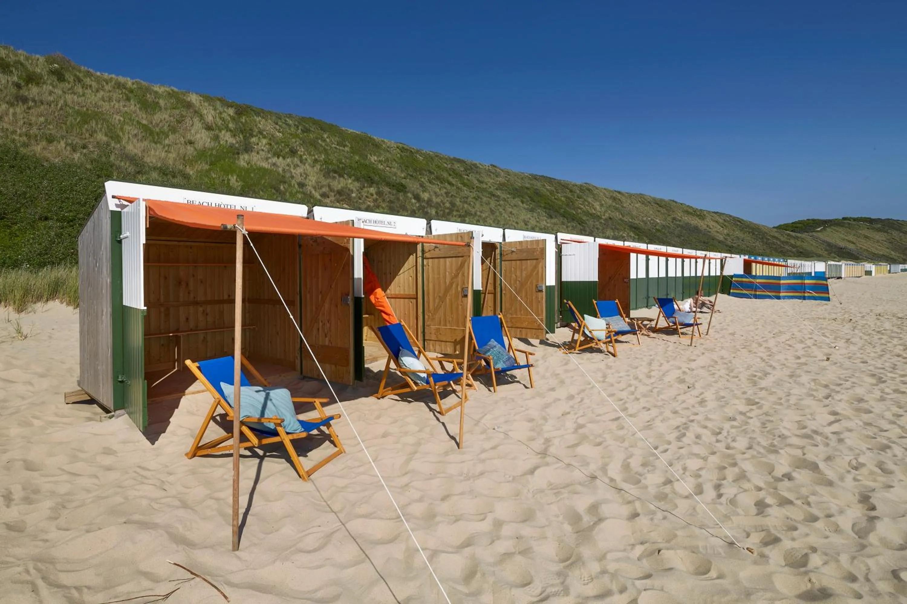 Beach in Beach Hotel I Kloeg Collection