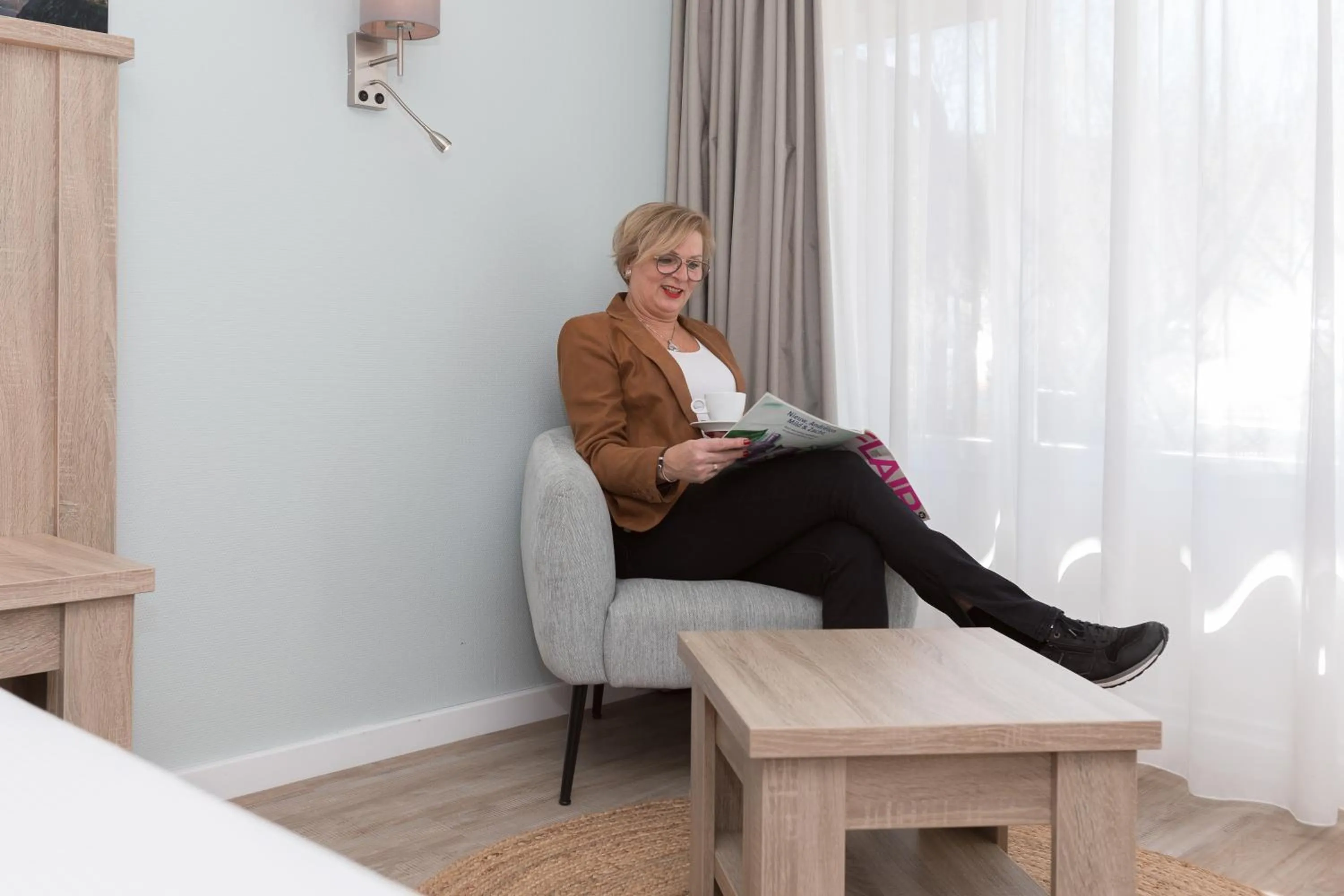 People in Beach Hotel I Kloeg Collection