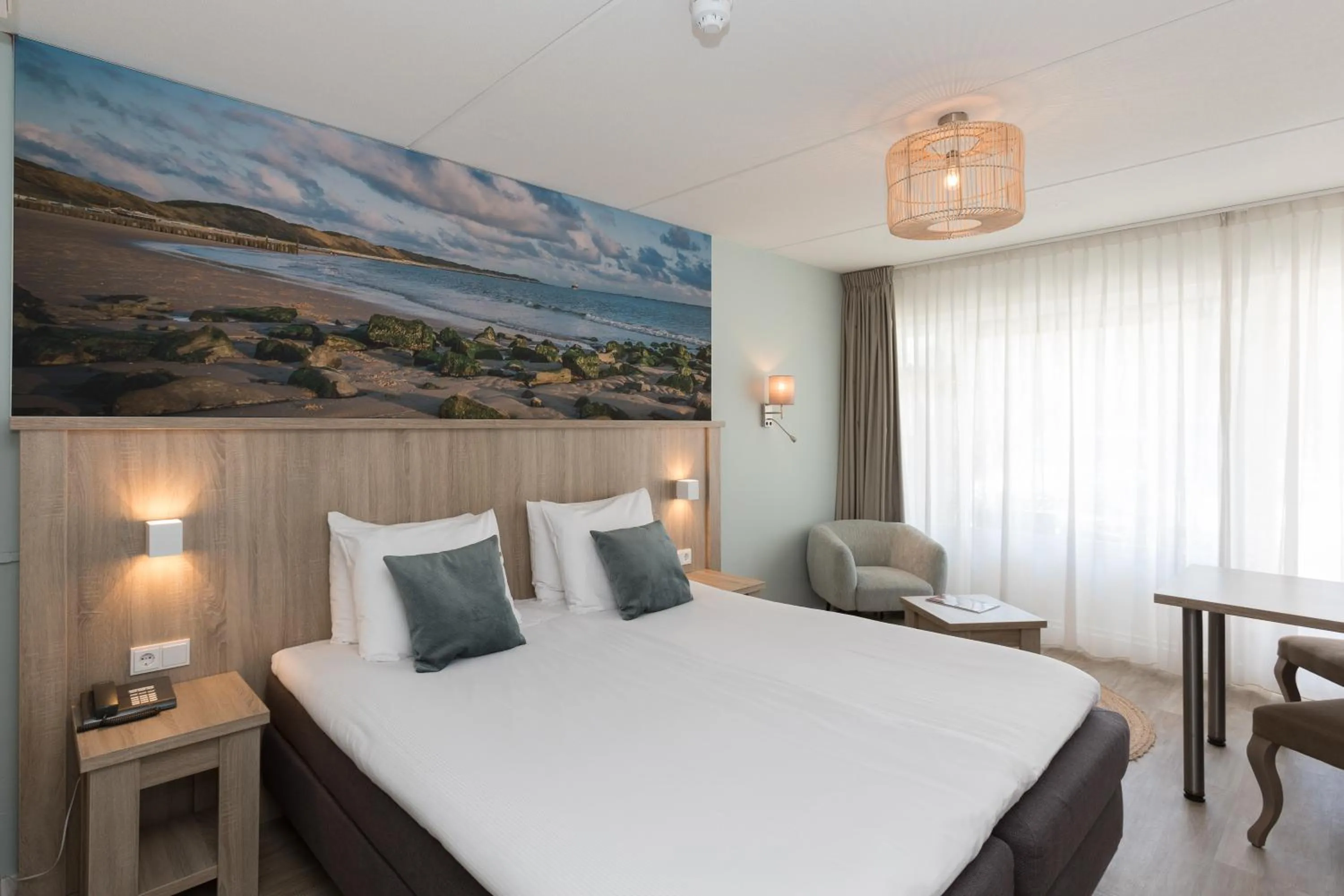 Photo of the whole room, Bed in Beach Hotel I Kloeg Collection