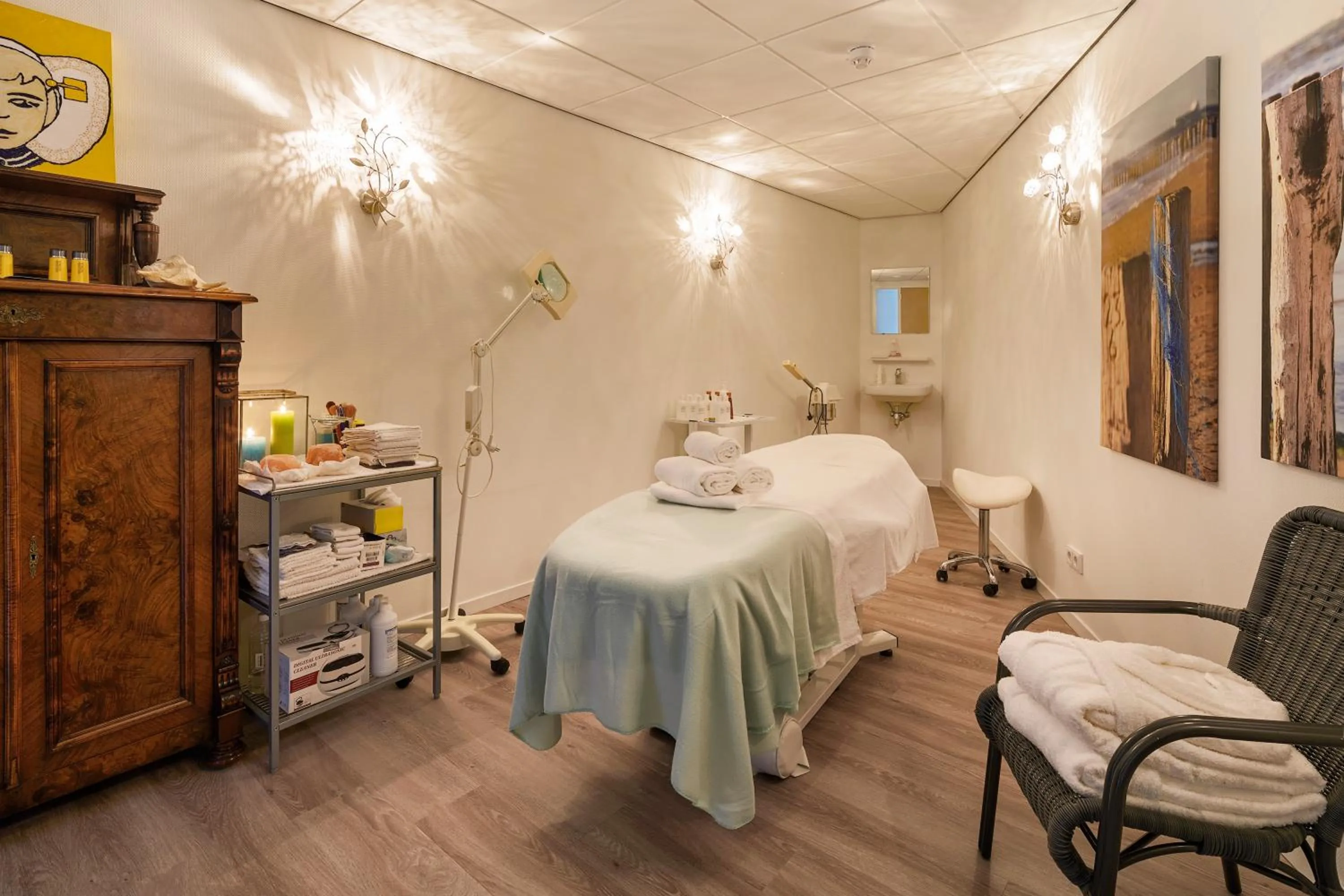 Spa and wellness centre/facilities, Bed in Beach Hotel I Kloeg Collection