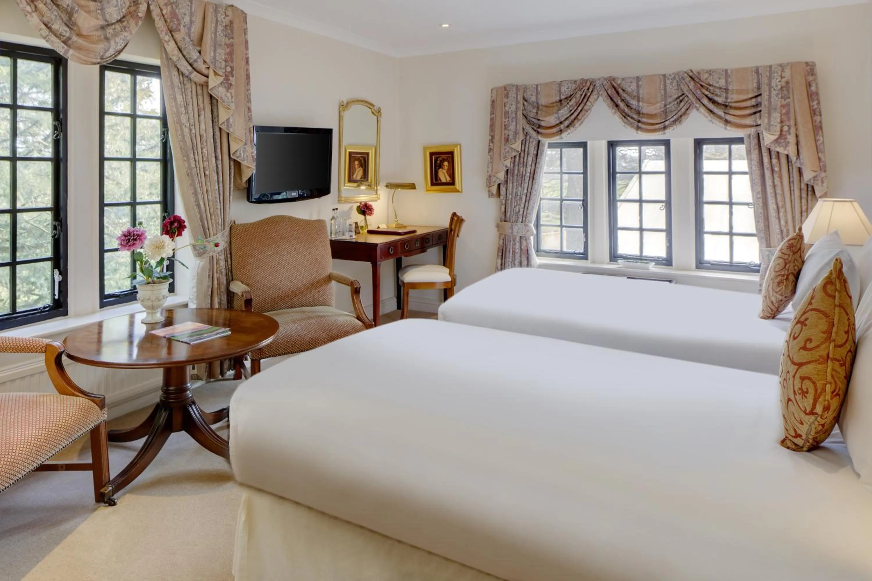 Bedroom, Bed in Nailcote Hall