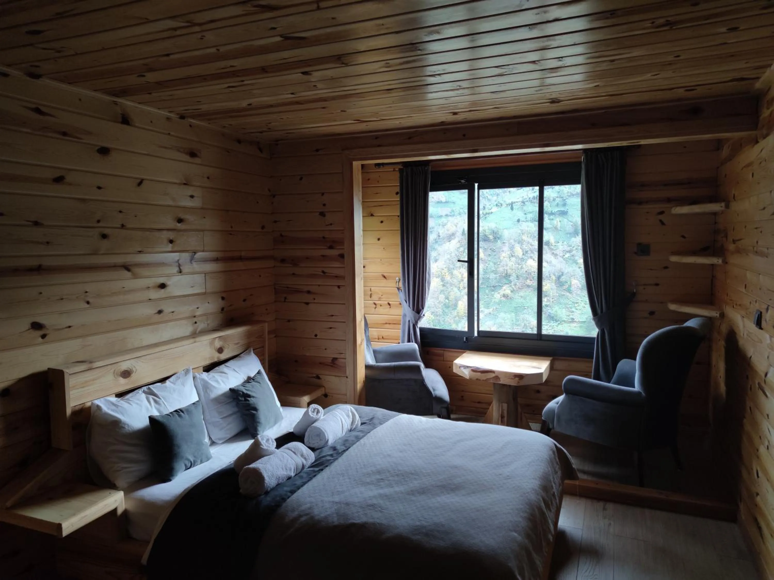 Bed in Kinya Bungalov Hotel