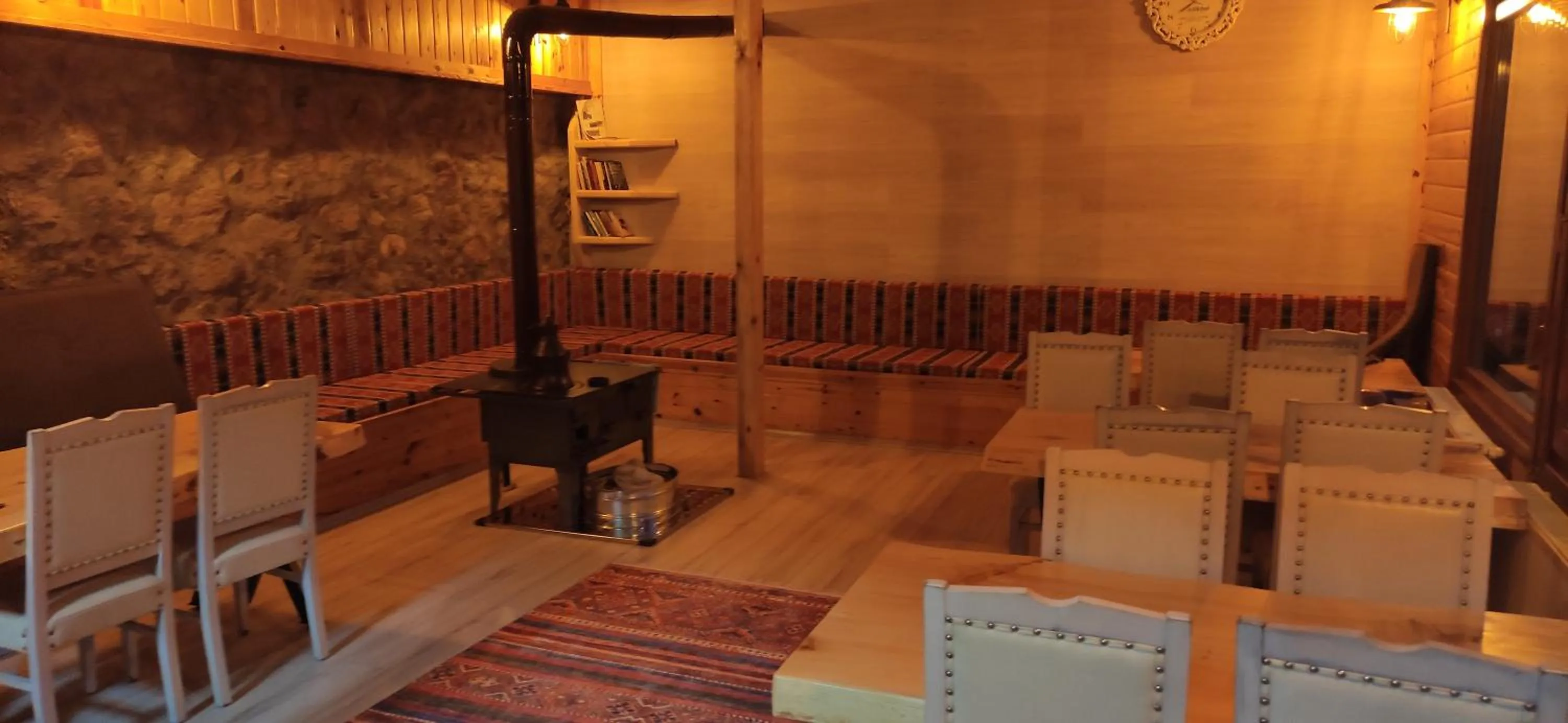 Kinya Bungalov Hotel