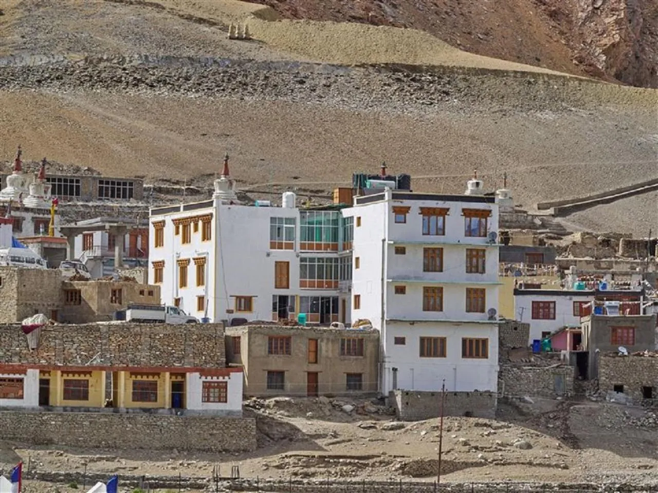 Property building in Tsomoriri Hotel Lake View