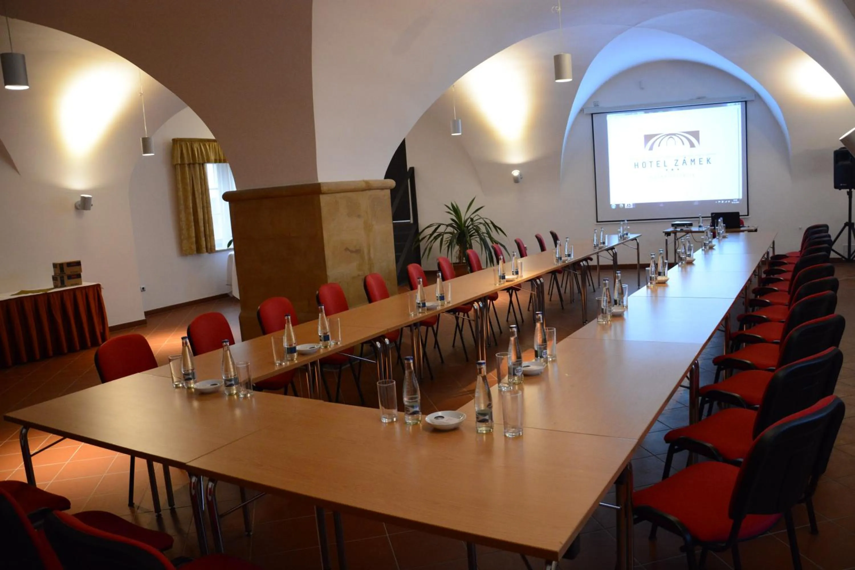 Restaurant/places to eat in Hotel Zámek Velká Bystřice