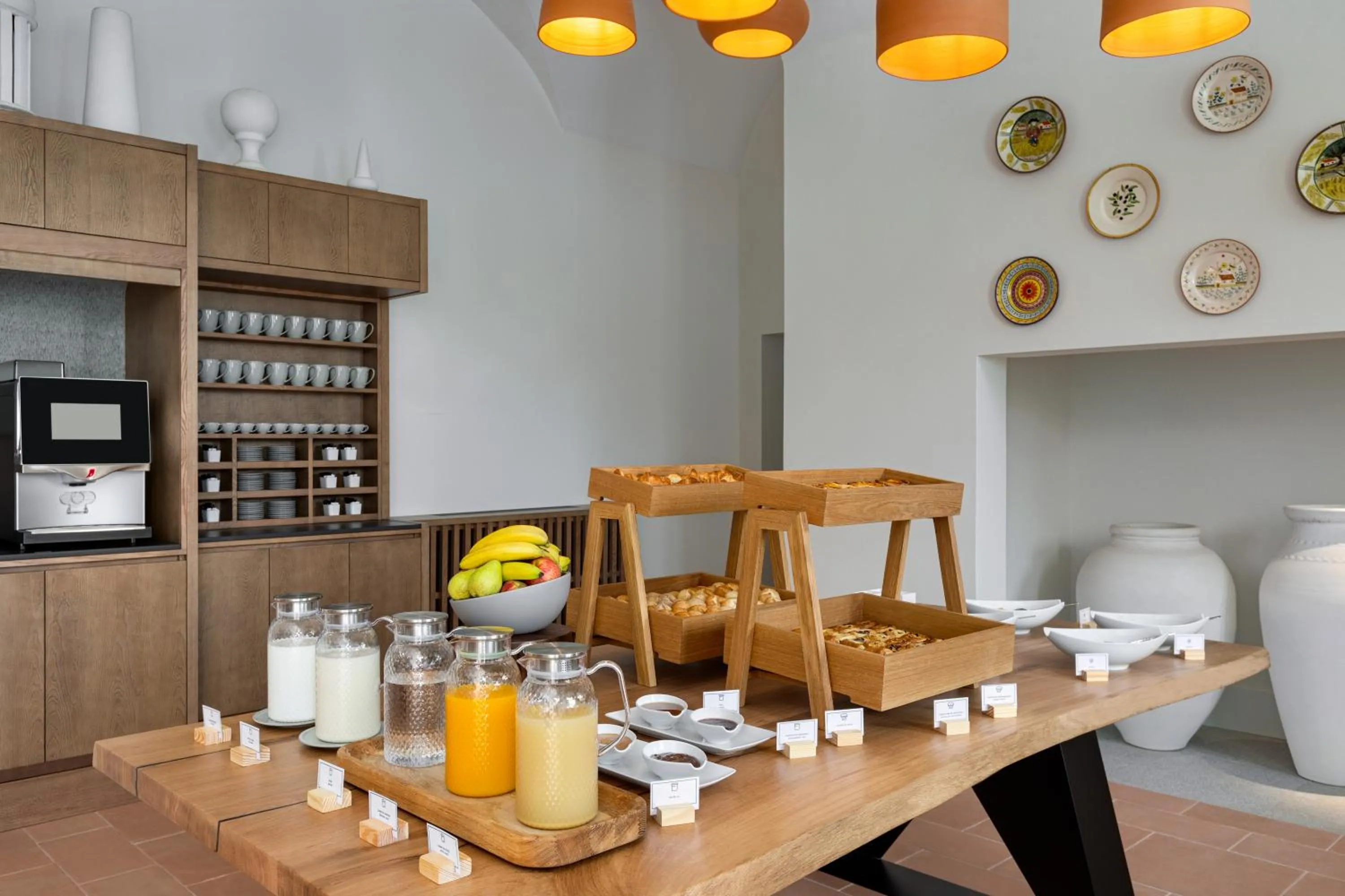 Buffet breakfast in Holiday Inn Express Évora by IHG