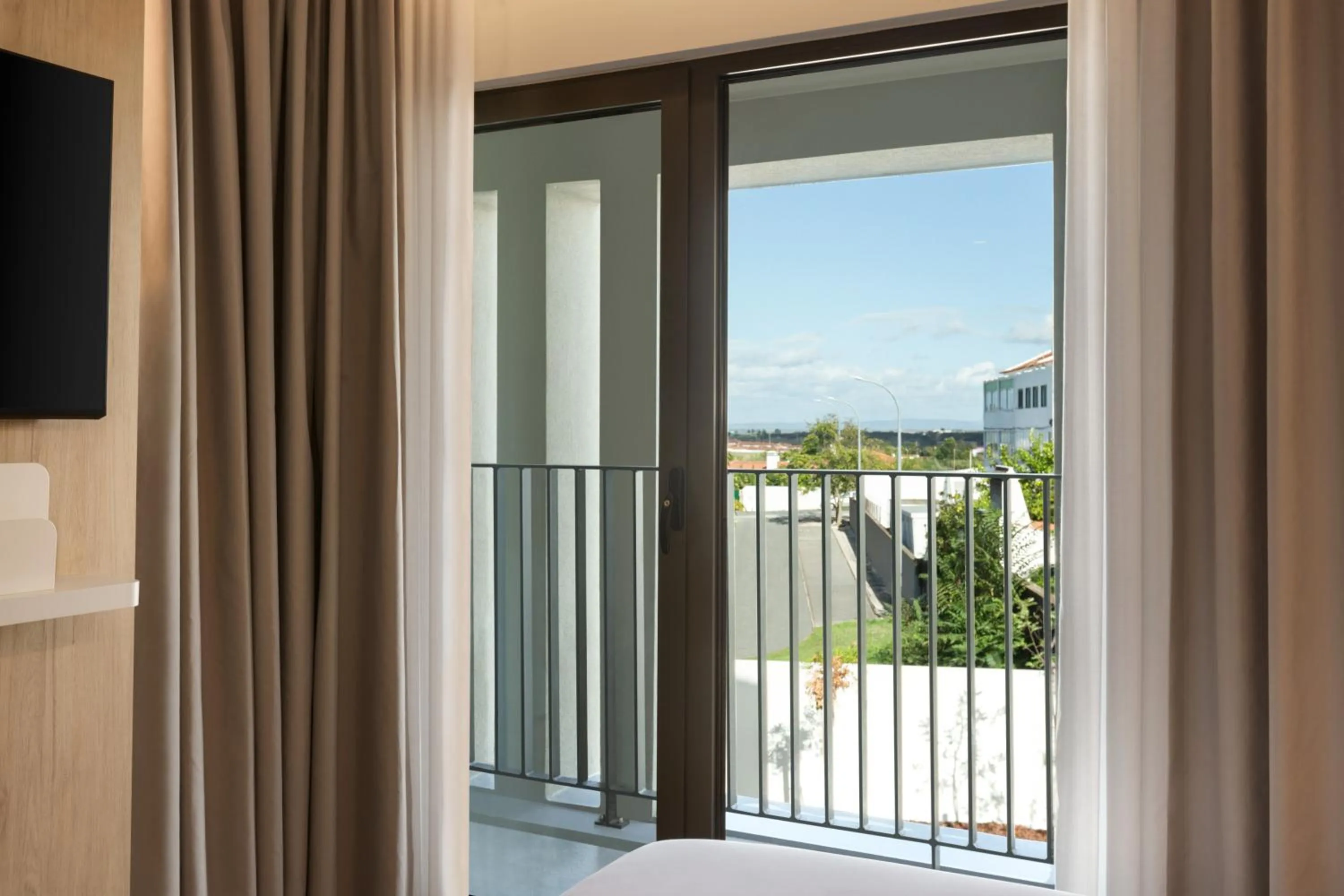 Balcony/Terrace, Bed in Holiday Inn Express Évora by IHG