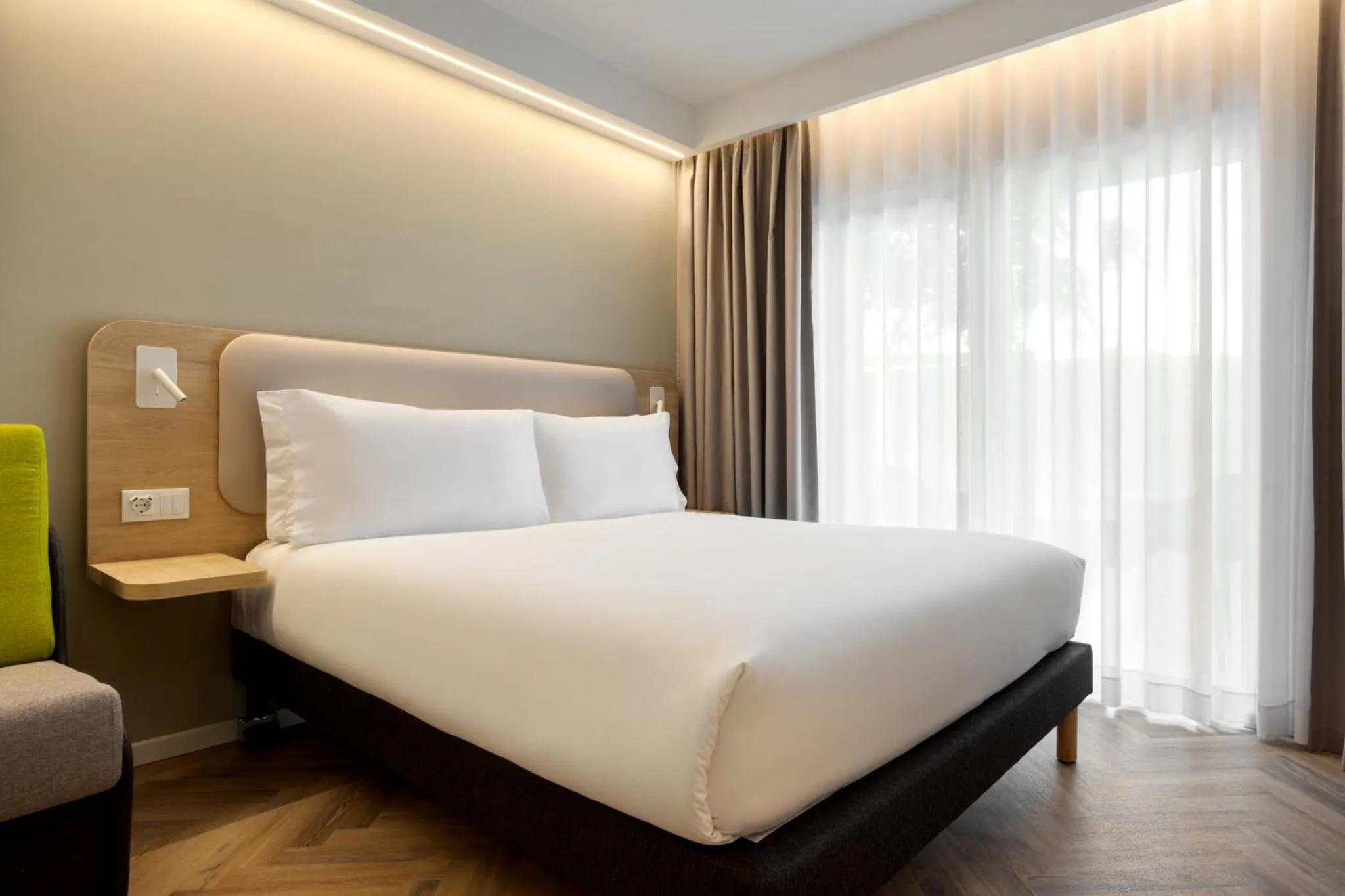 Photo of the whole room, Bed in Holiday Inn Express Évora by IHG