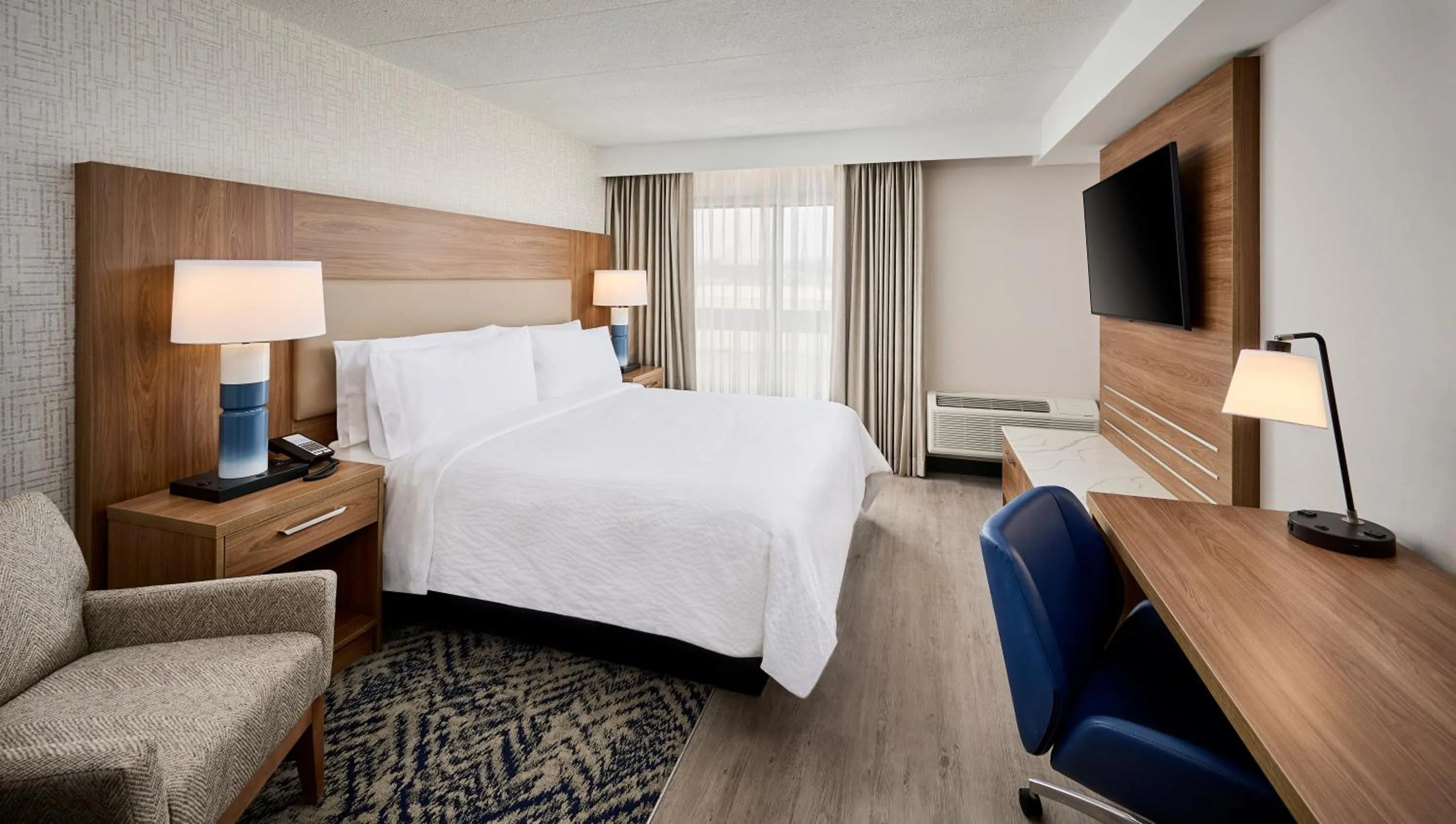 Bedroom, Bed in Candlewood Suites Burlington Conference Centre by IHG