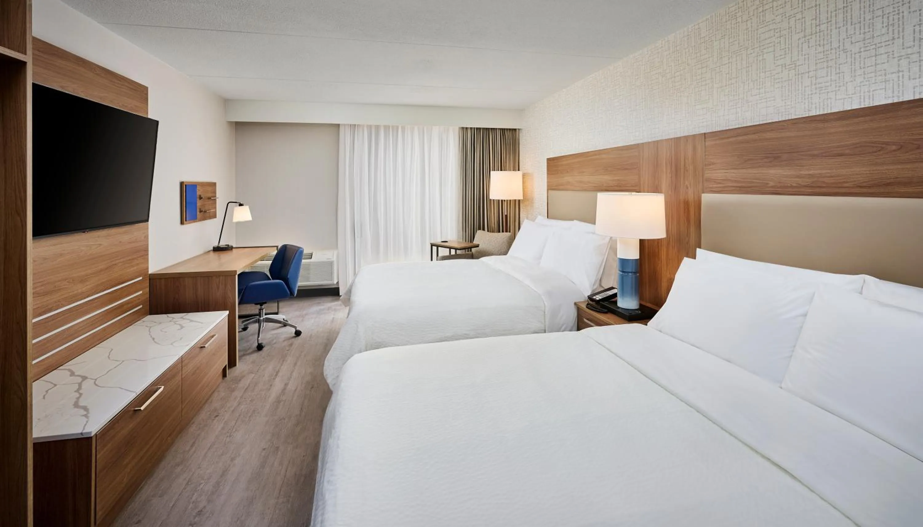 Photo of the whole room, Bed in Candlewood Suites Burlington Conference Centre by IHG