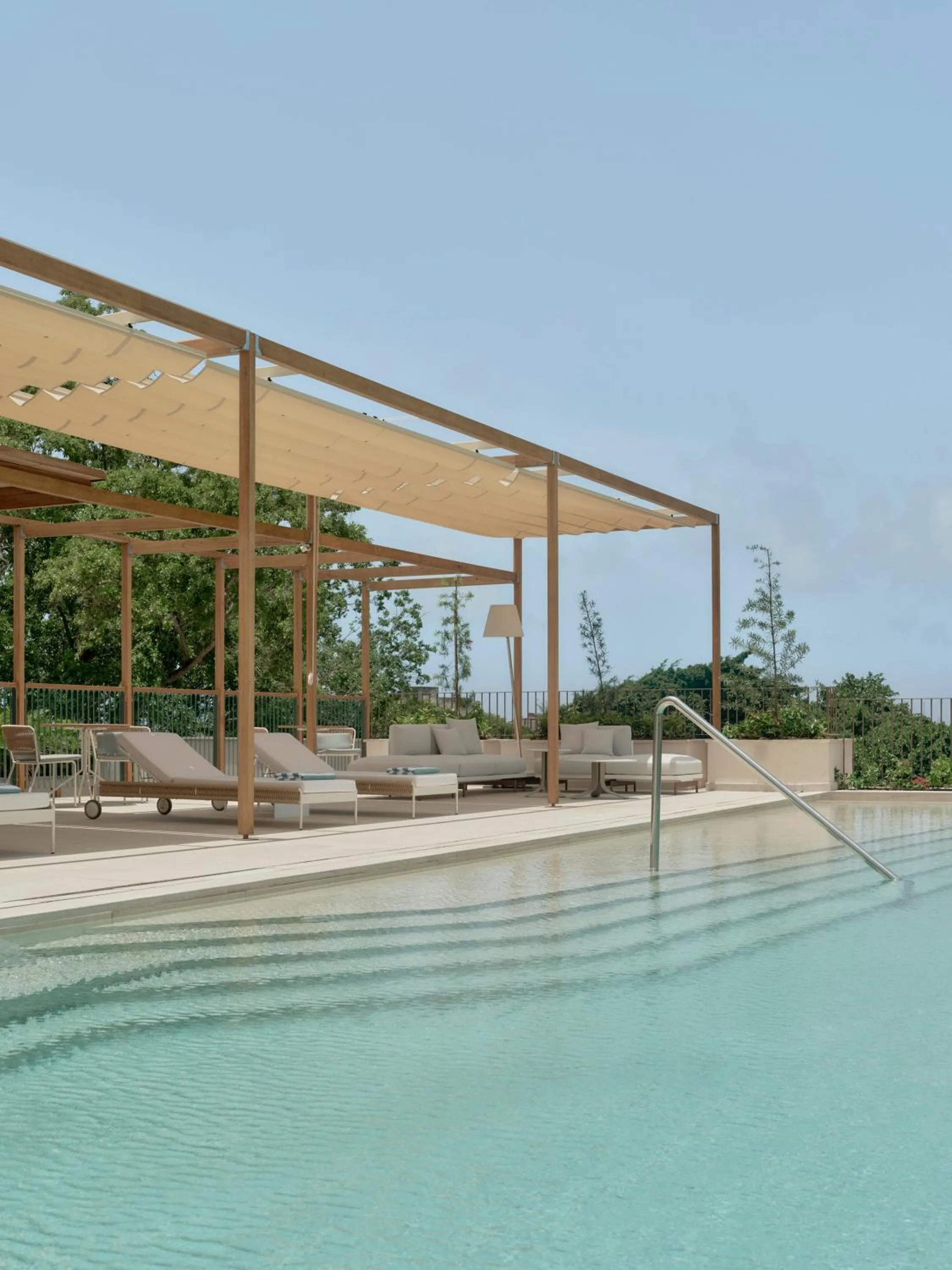 Swimming pool in Kimpton Las Mercedes by IHG