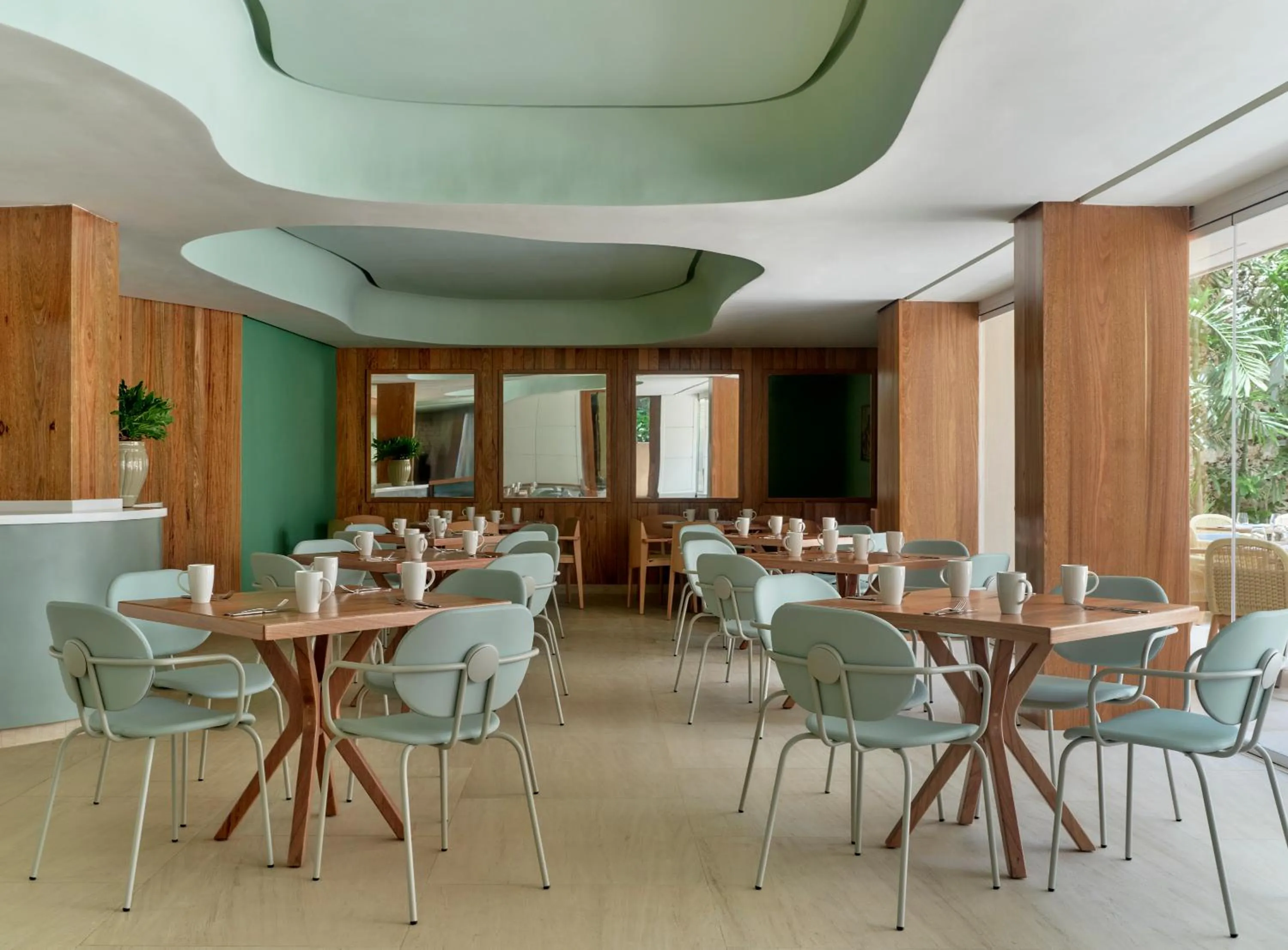 Restaurant/places to eat in Kimpton Las Mercedes by IHG