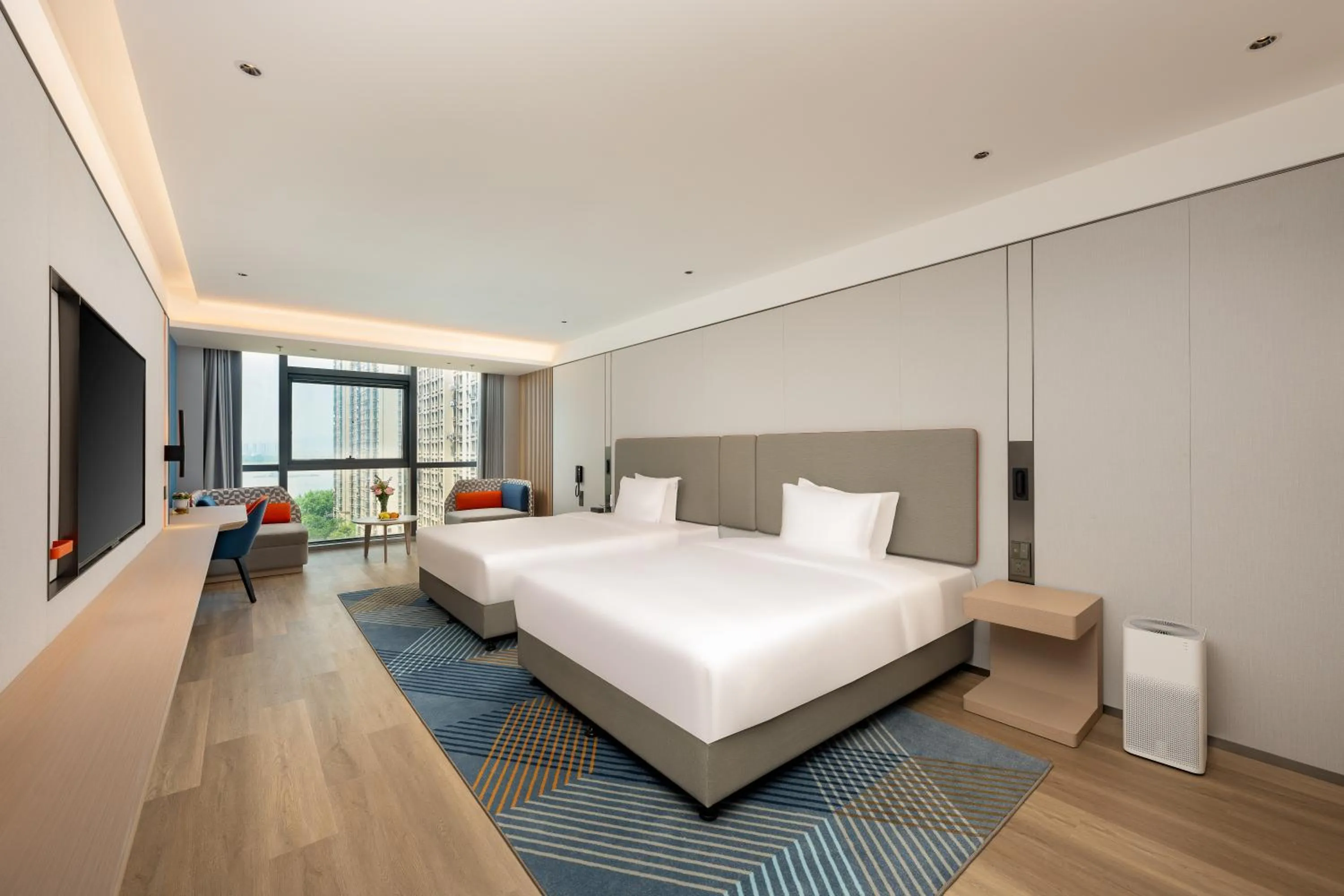 Photo of the whole room, Bed in Holiday Inn Express Nanjing Riverside by IHG