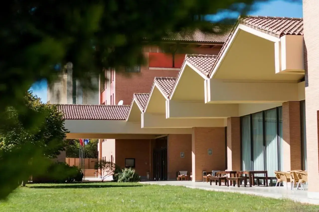 HOTEL PUERTA DE SAHAGUN HOTEL PUERTA DE SAHAGUN