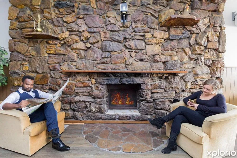 Game Room in Victoria Hotel