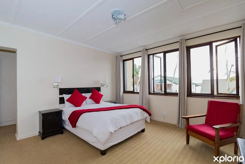 Bedroom, Bed in Victoria Hotel