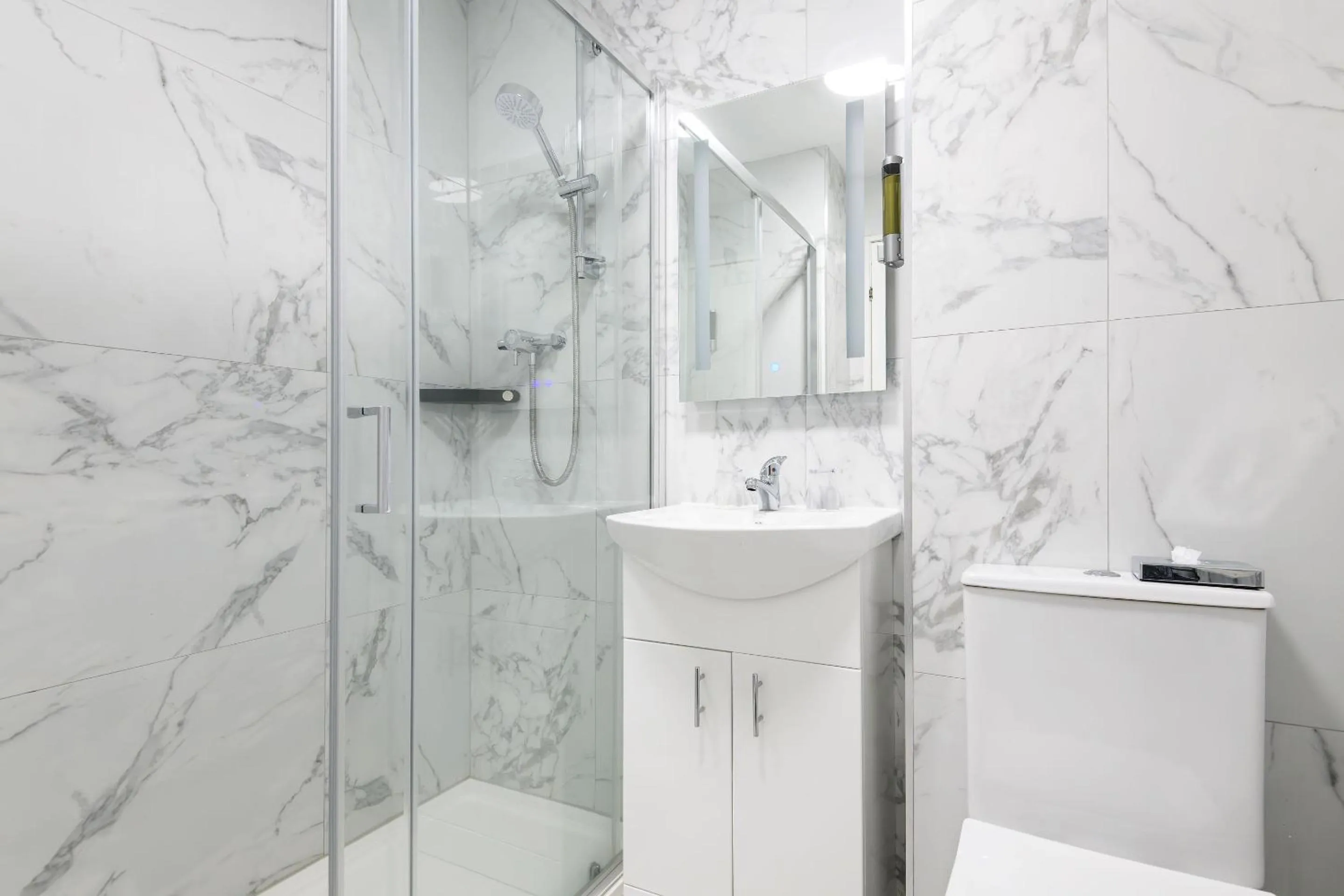 Bathroom in Fisher's Hotel