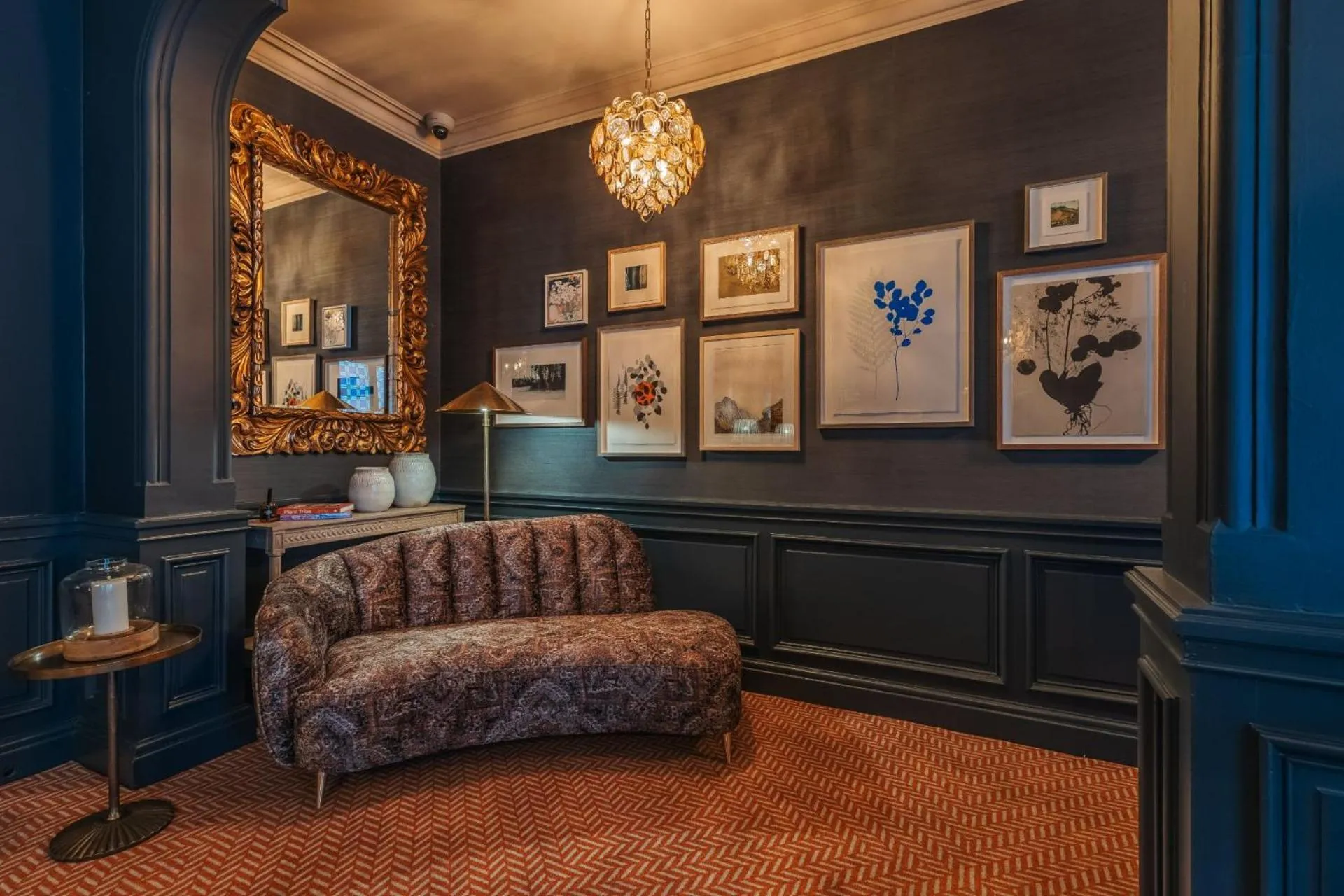 Lounge or bar in Pine Trees Hotel Pitlochry