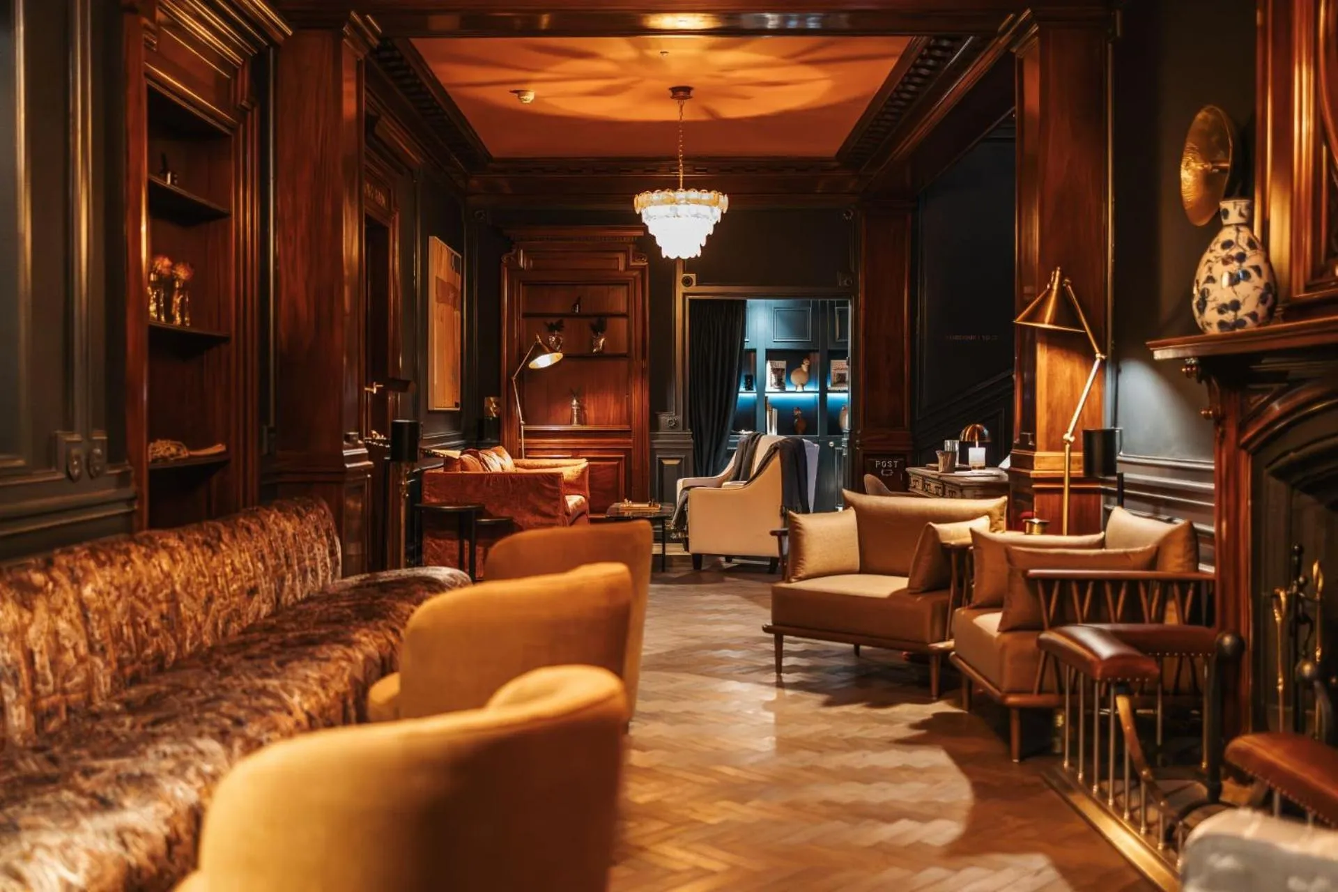 Lounge or bar in Pine Trees Hotel Pitlochry