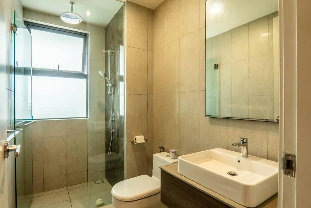 Shower in Datum Jelatek Residence by Airhost