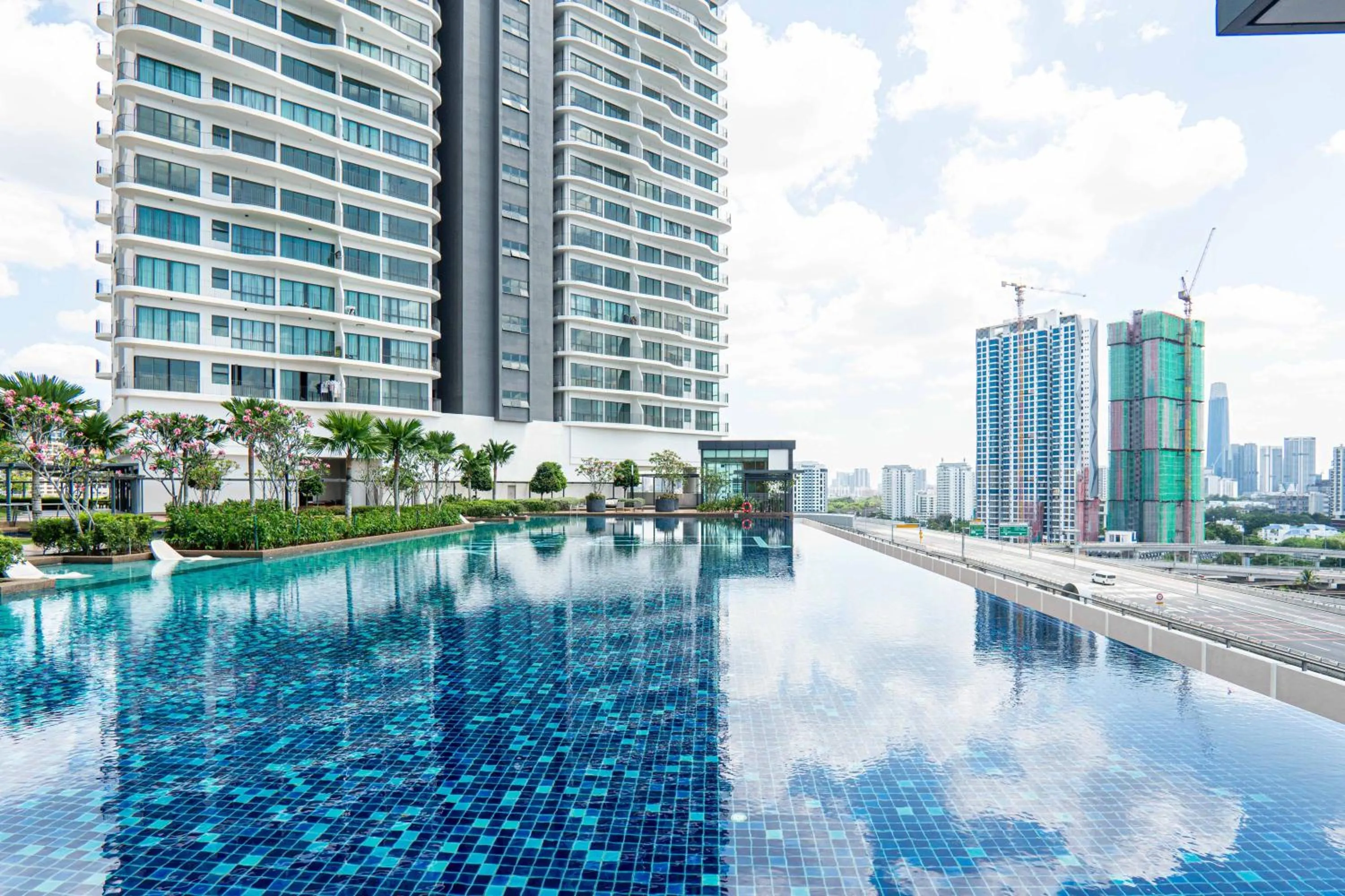 Swimming pool in Datum Jelatek Residence by Airhost