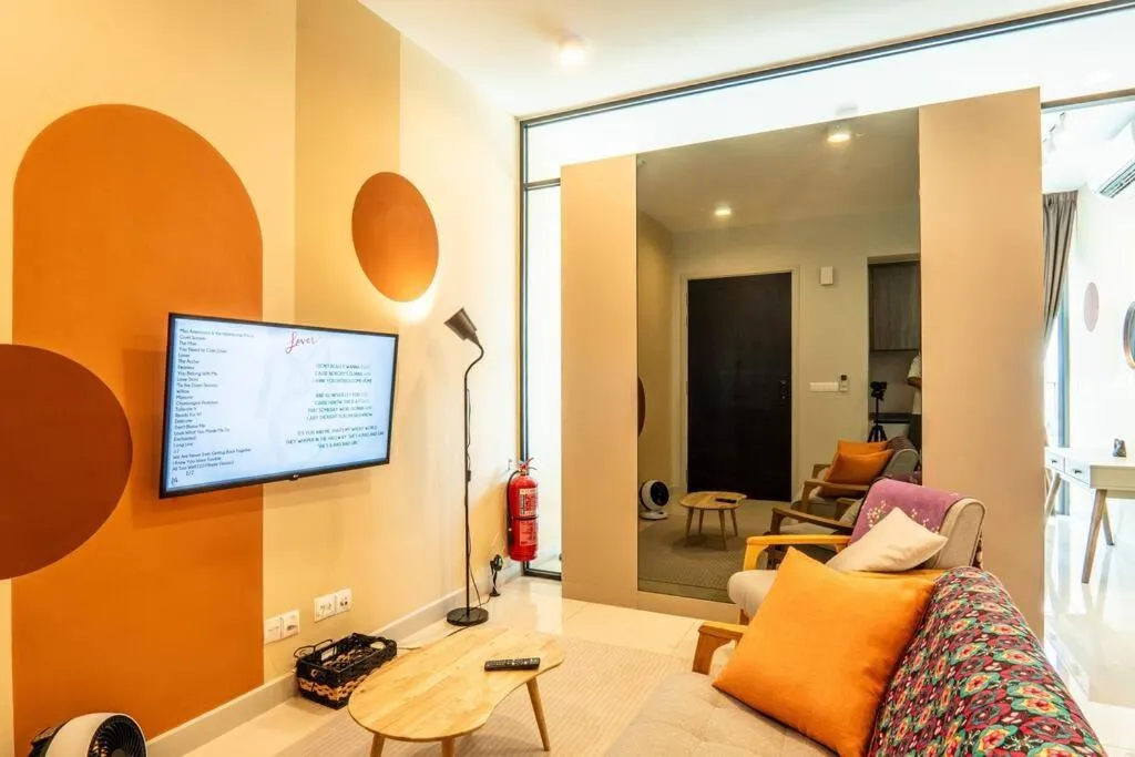 Communal lounge/ TV room in Datum Jelatek Residence by Airhost