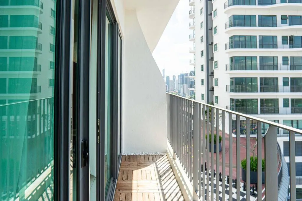 Balcony/Terrace in Datum Jelatek Residence by Airhost